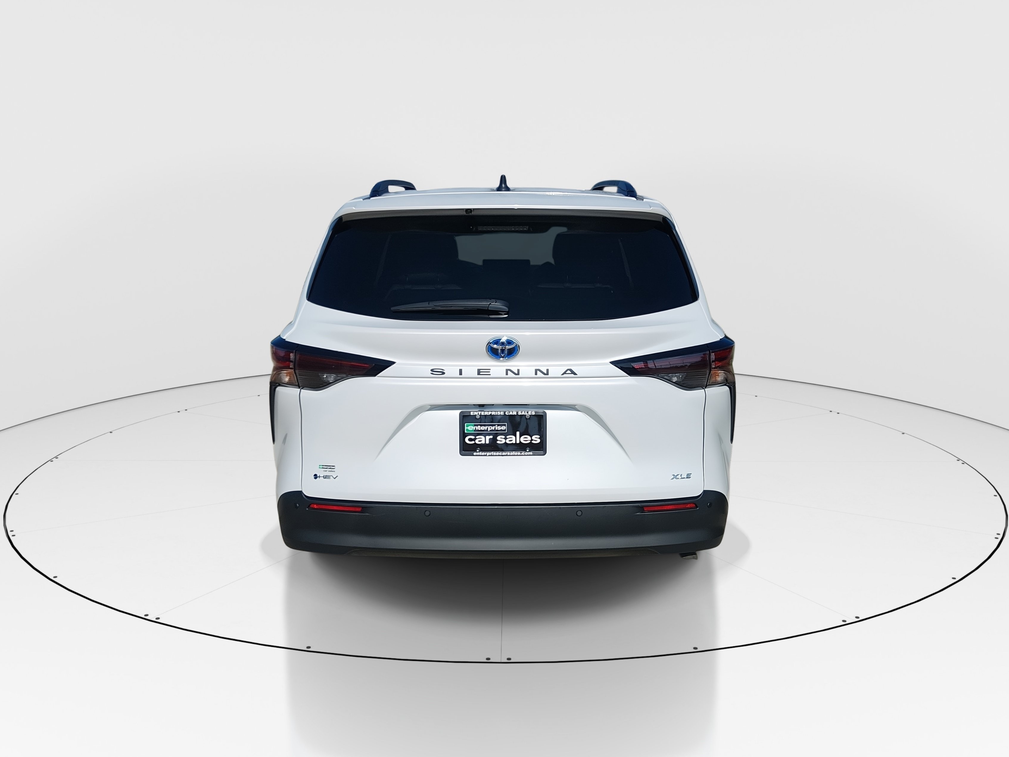 2025 Toyota Sienna XLE - Photo 6