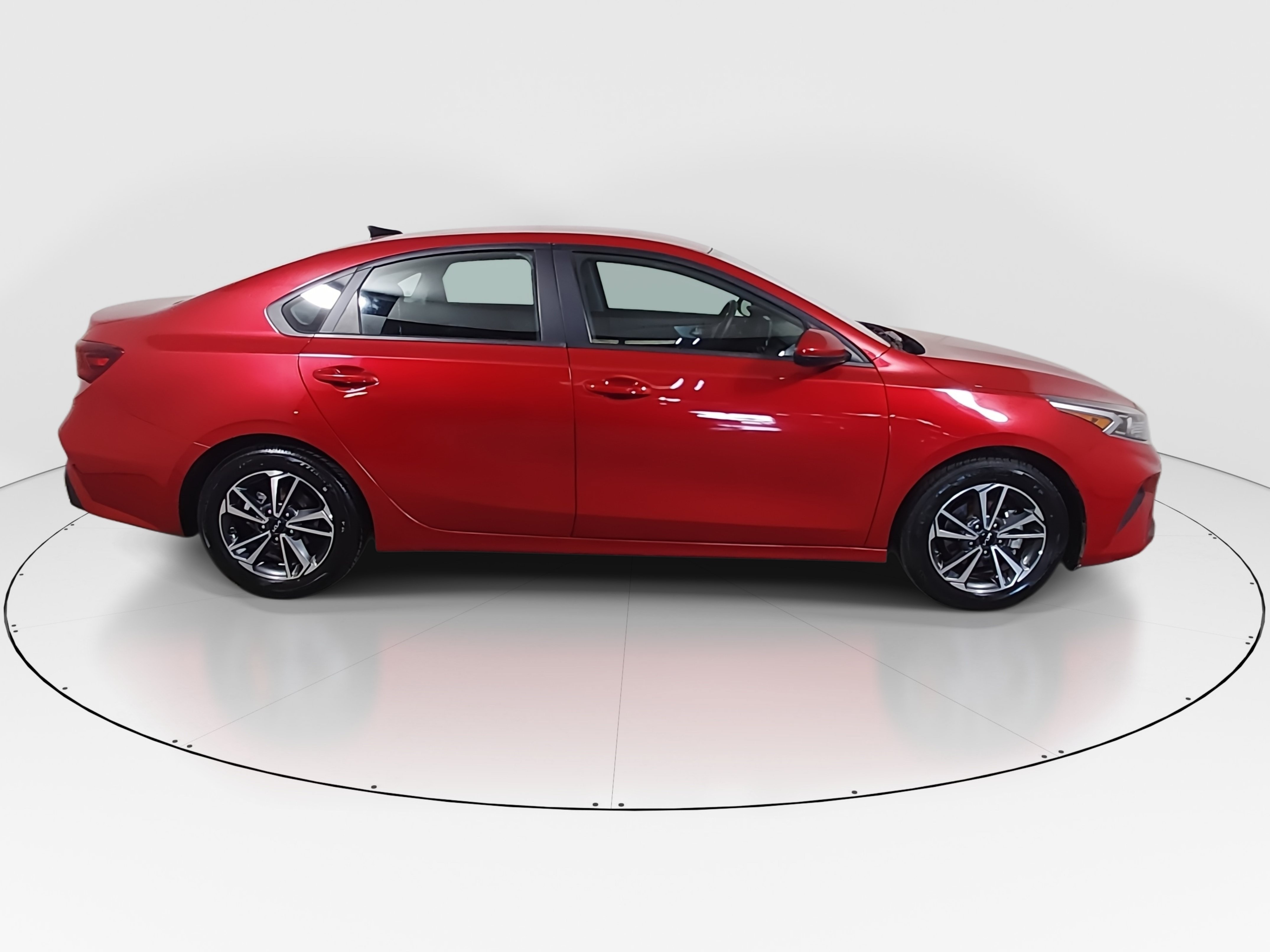 2024 Kia Forte LXS - Photo 8