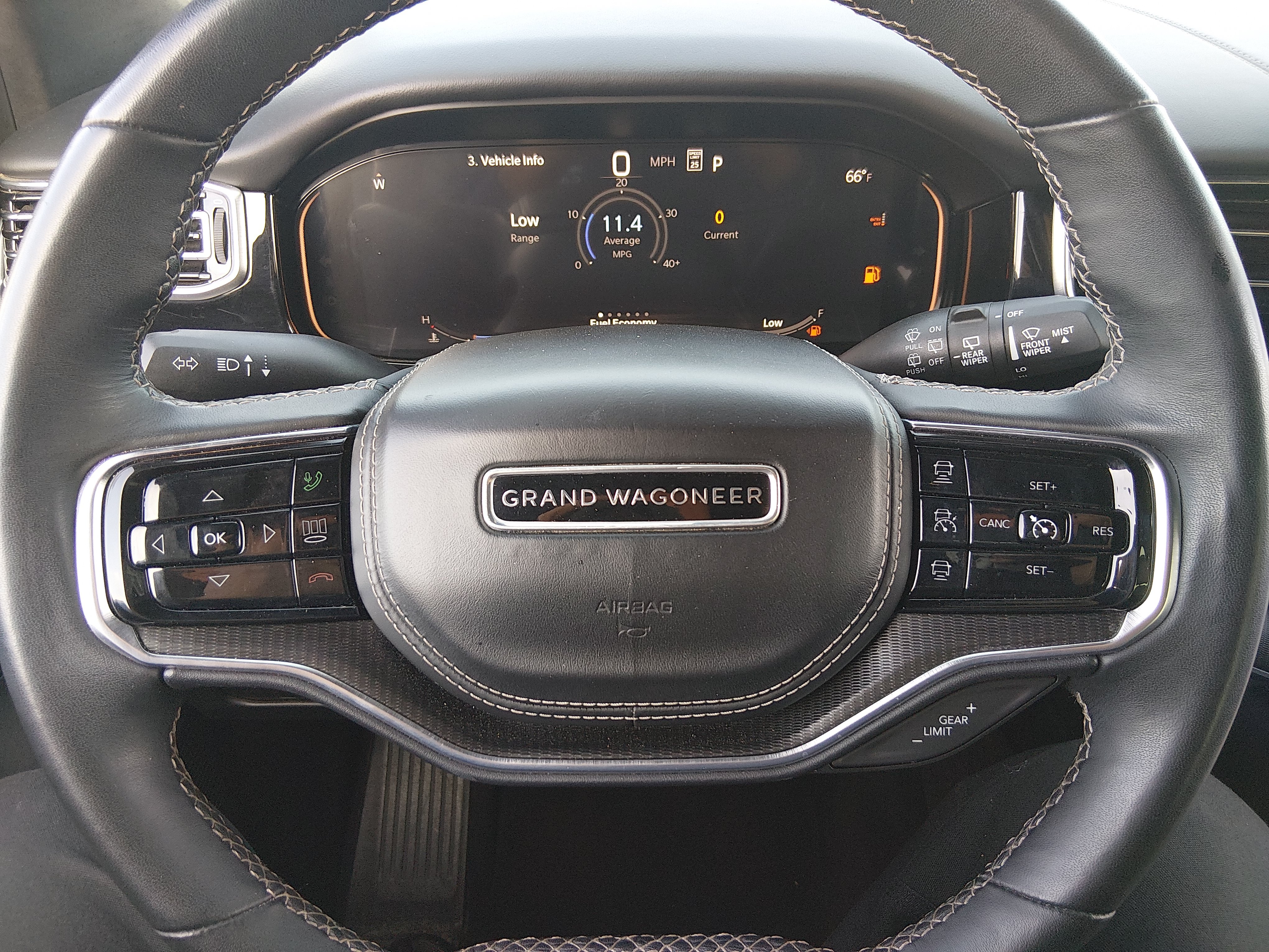 2024 Jeep Grand Wagoneer L Series II - Photo 12