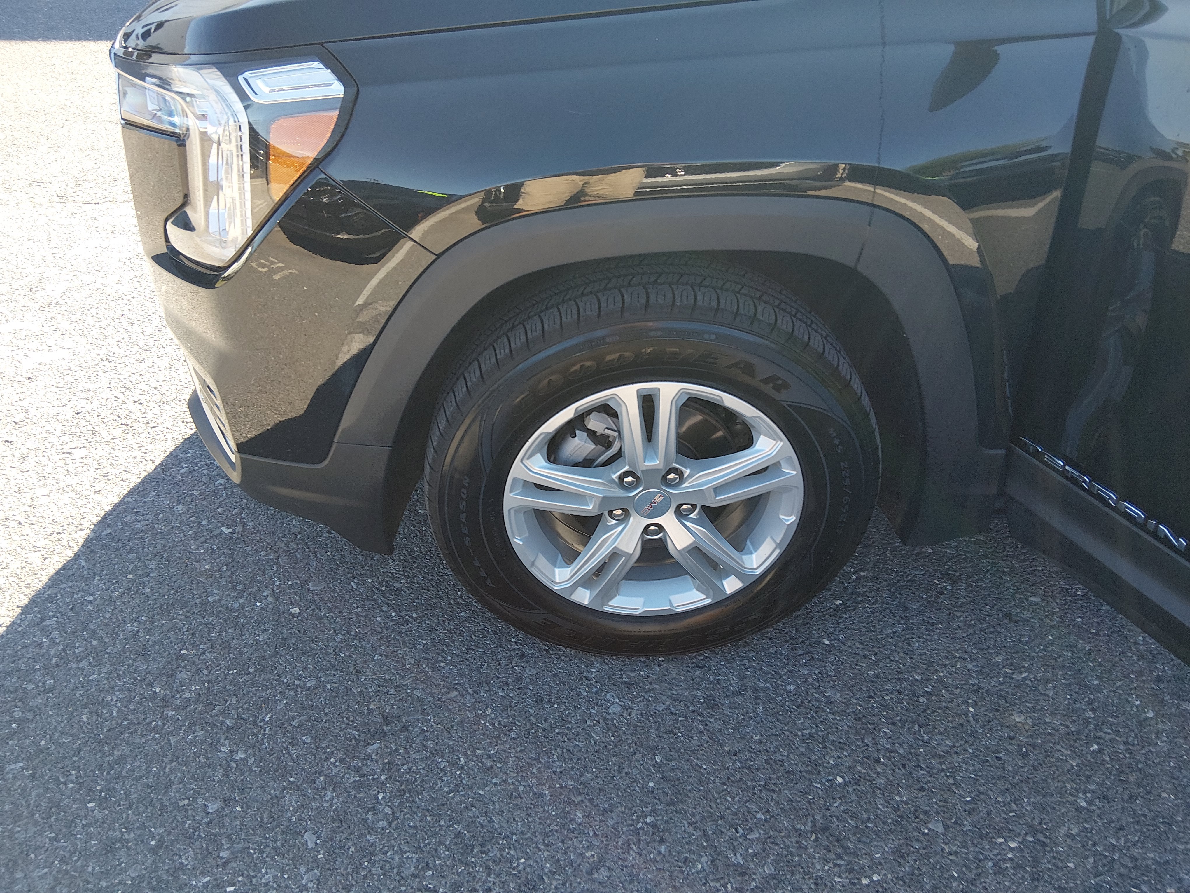 2024 GMC Terrain SLE - Photo 10