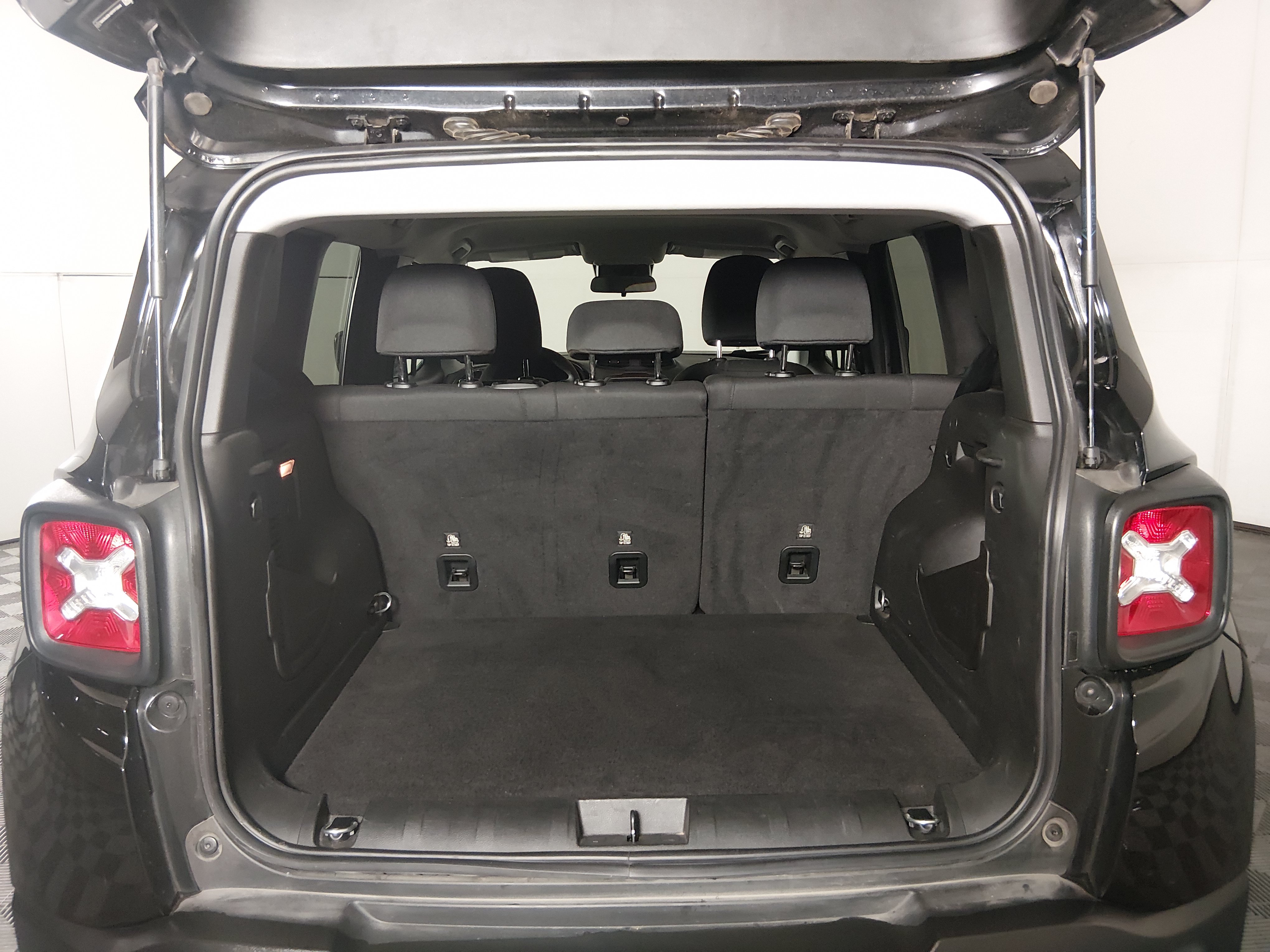 2023 Jeep Renegade Latitude - Photo 11