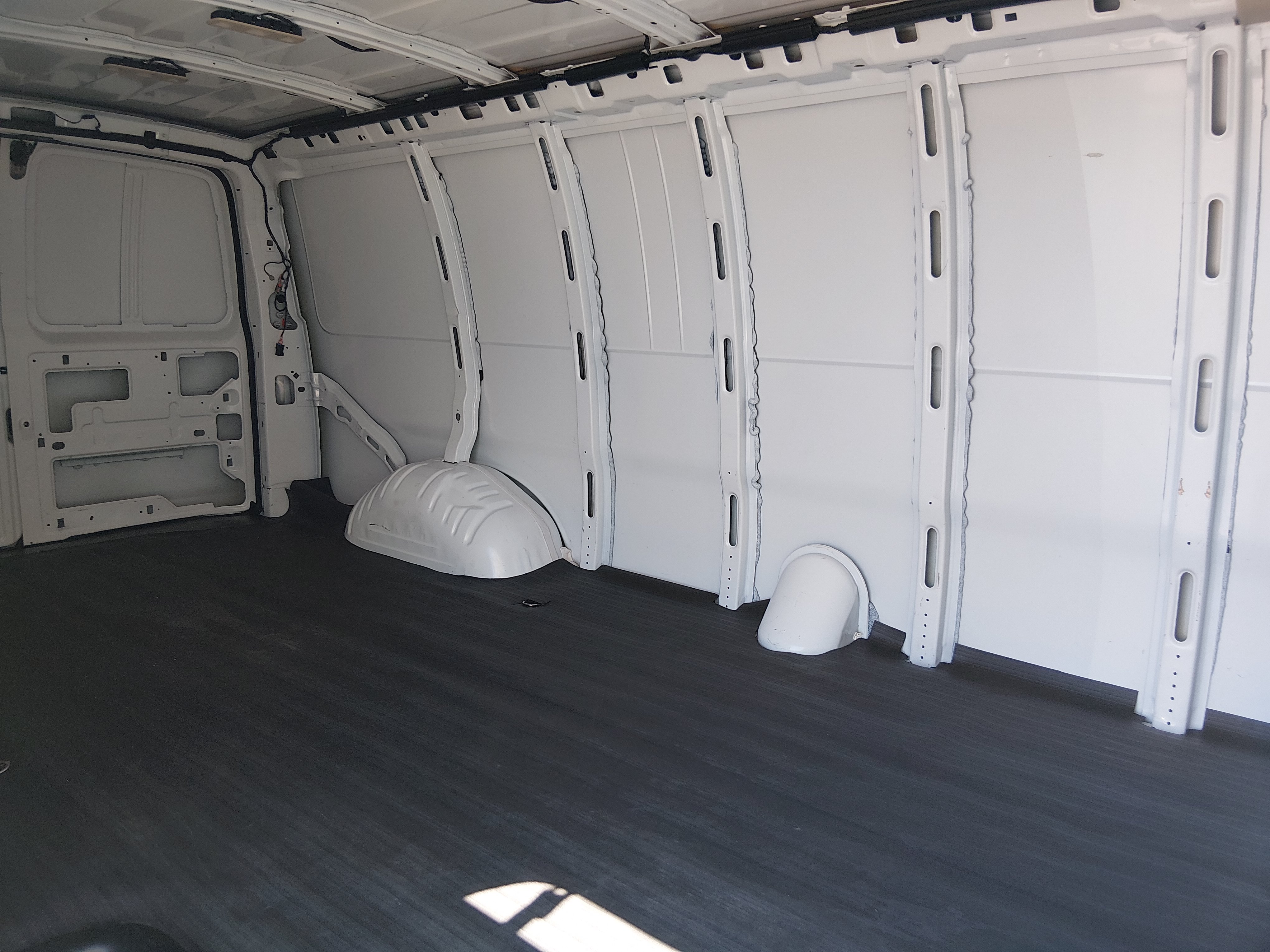 2025 Chevrolet Express Cargo Work Van - Photo 23