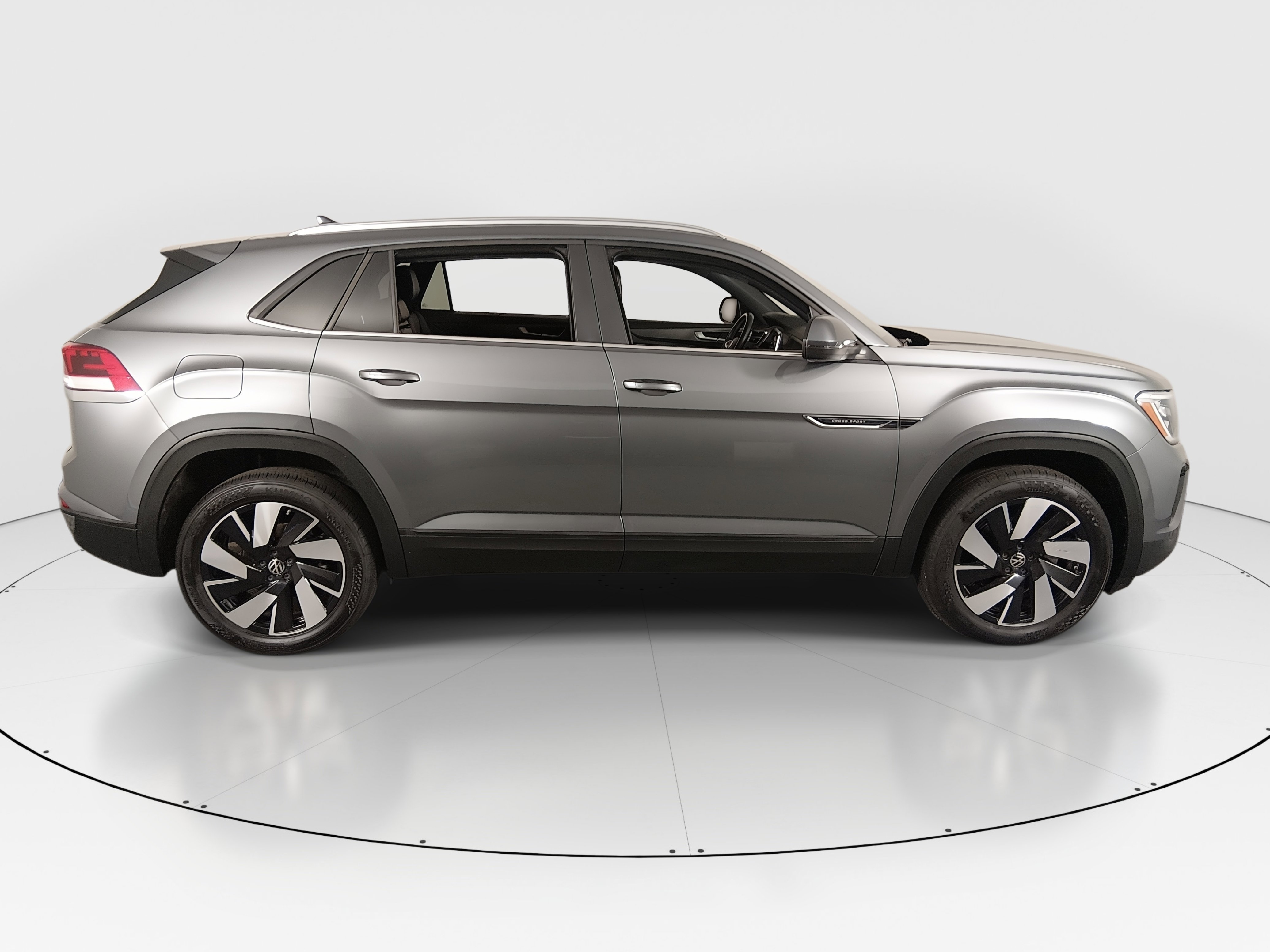 2024 Volkswagen Atlas Cross Sport SE w/Tech - Photo 8