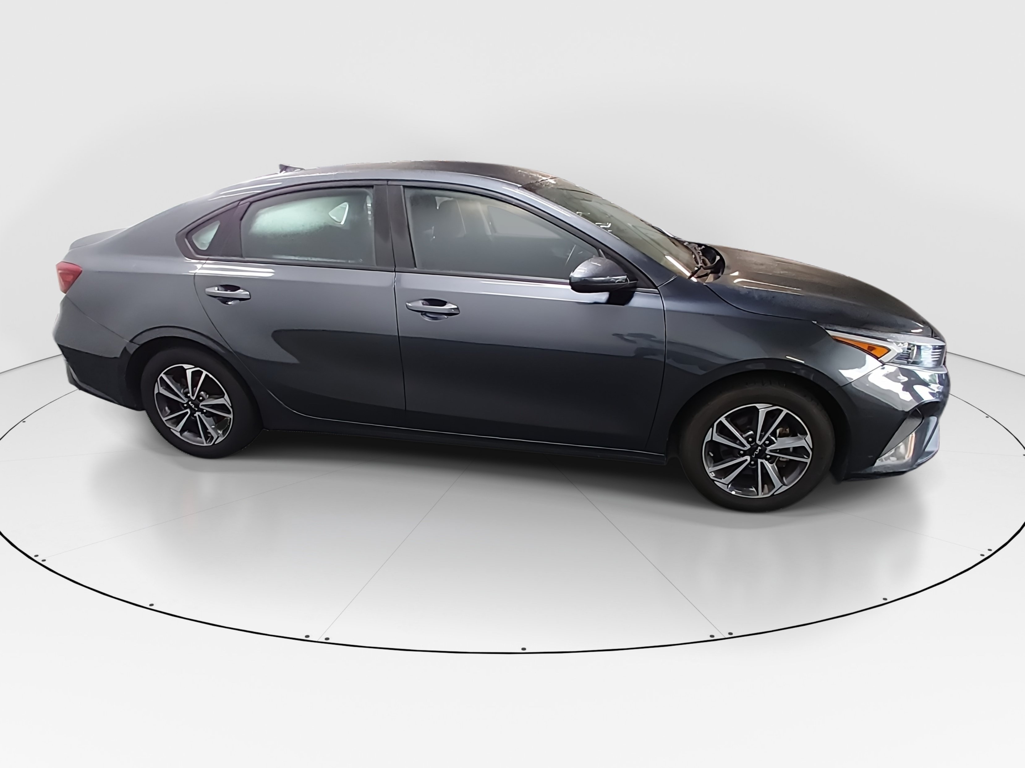 2024 Kia Forte LXS - Photo 8