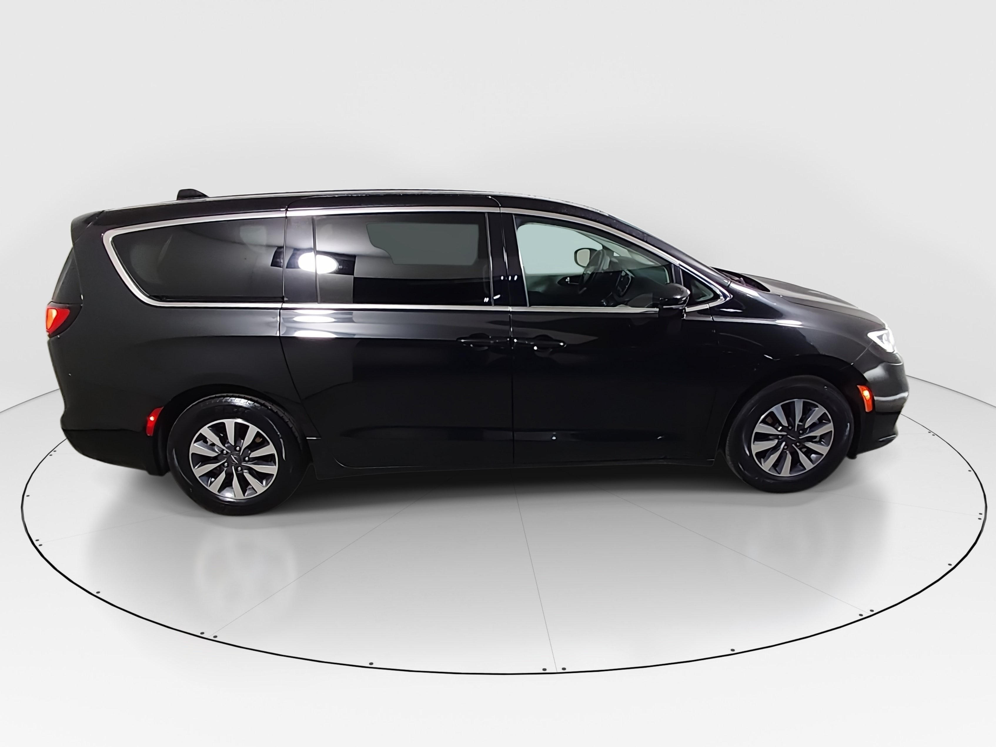 2024 Chrysler Pacifica PHEV Select - Photo 8