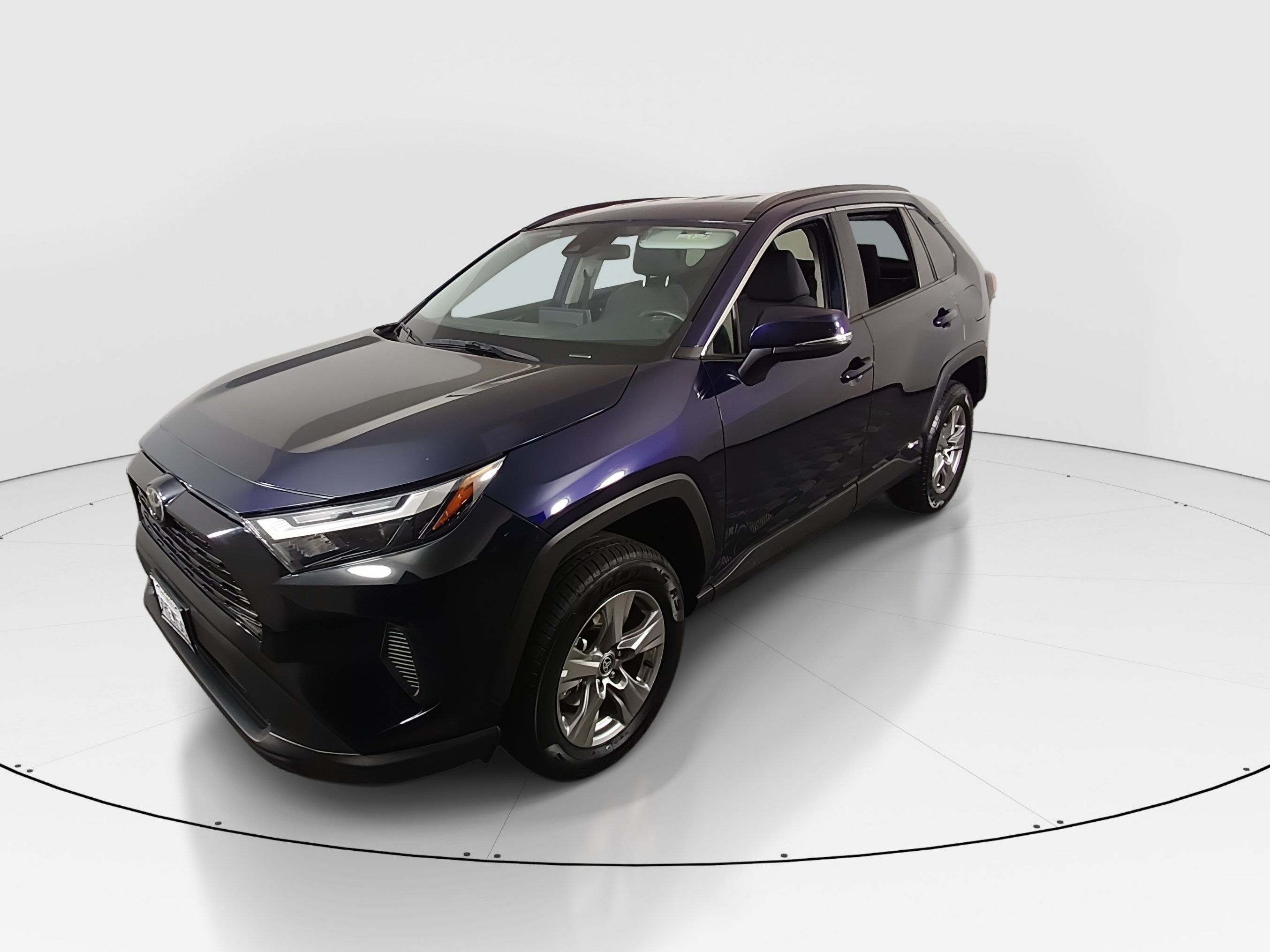 2025 Toyota RAV4 XLE - Photo 3