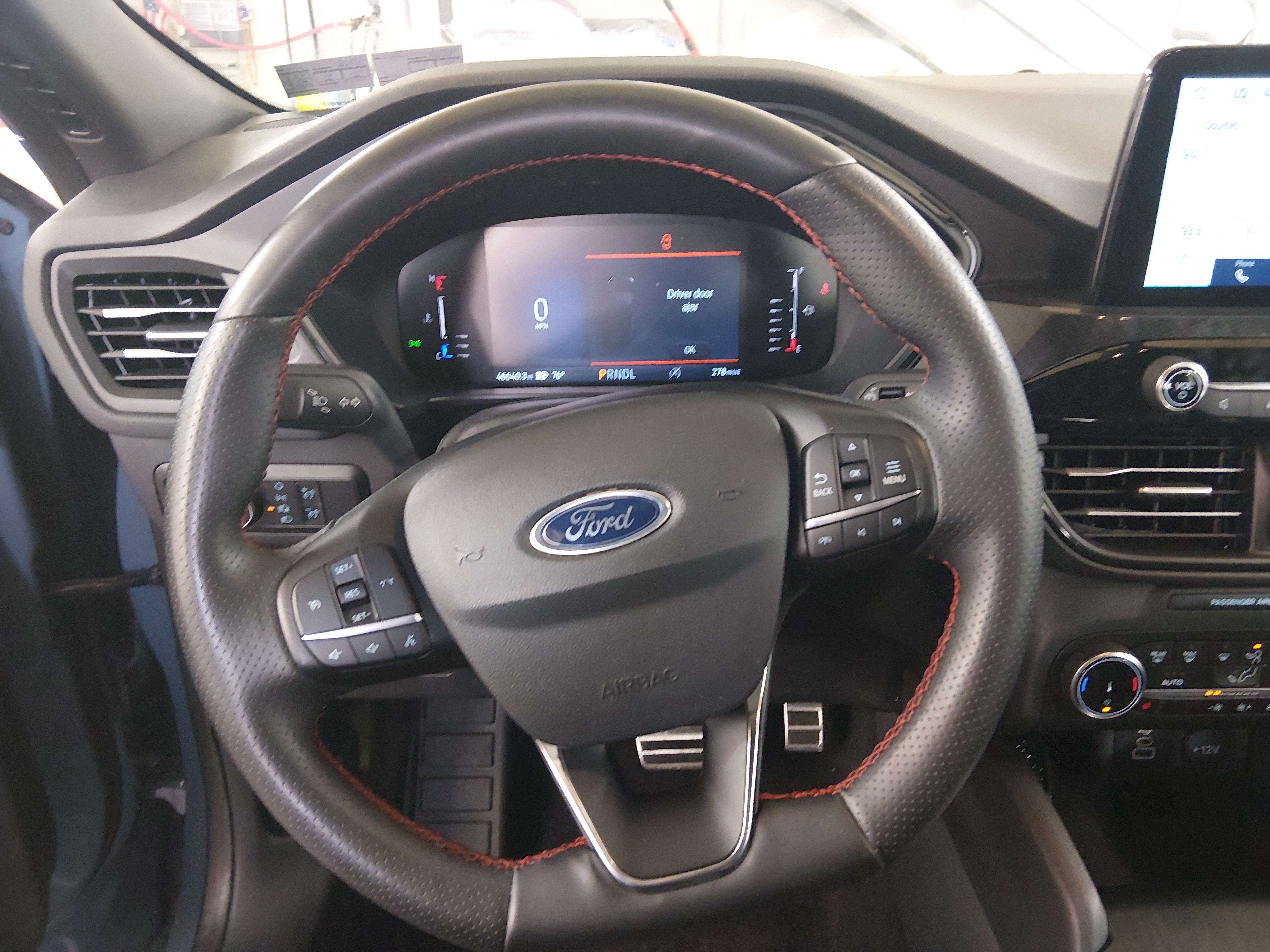 2024 Ford Escape ST-Line - Photo 12
