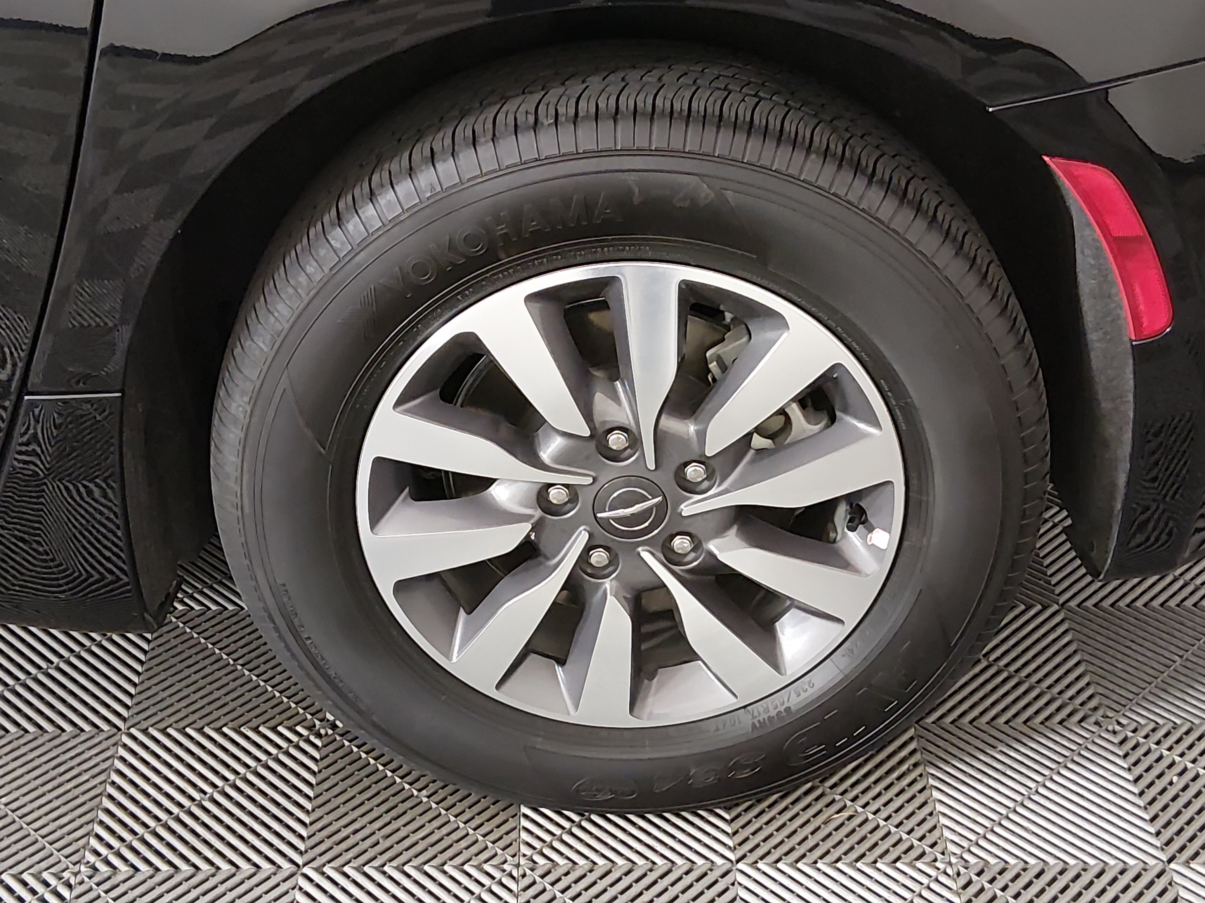 2024 Chrysler Pacifica PHEV Select - Photo 10