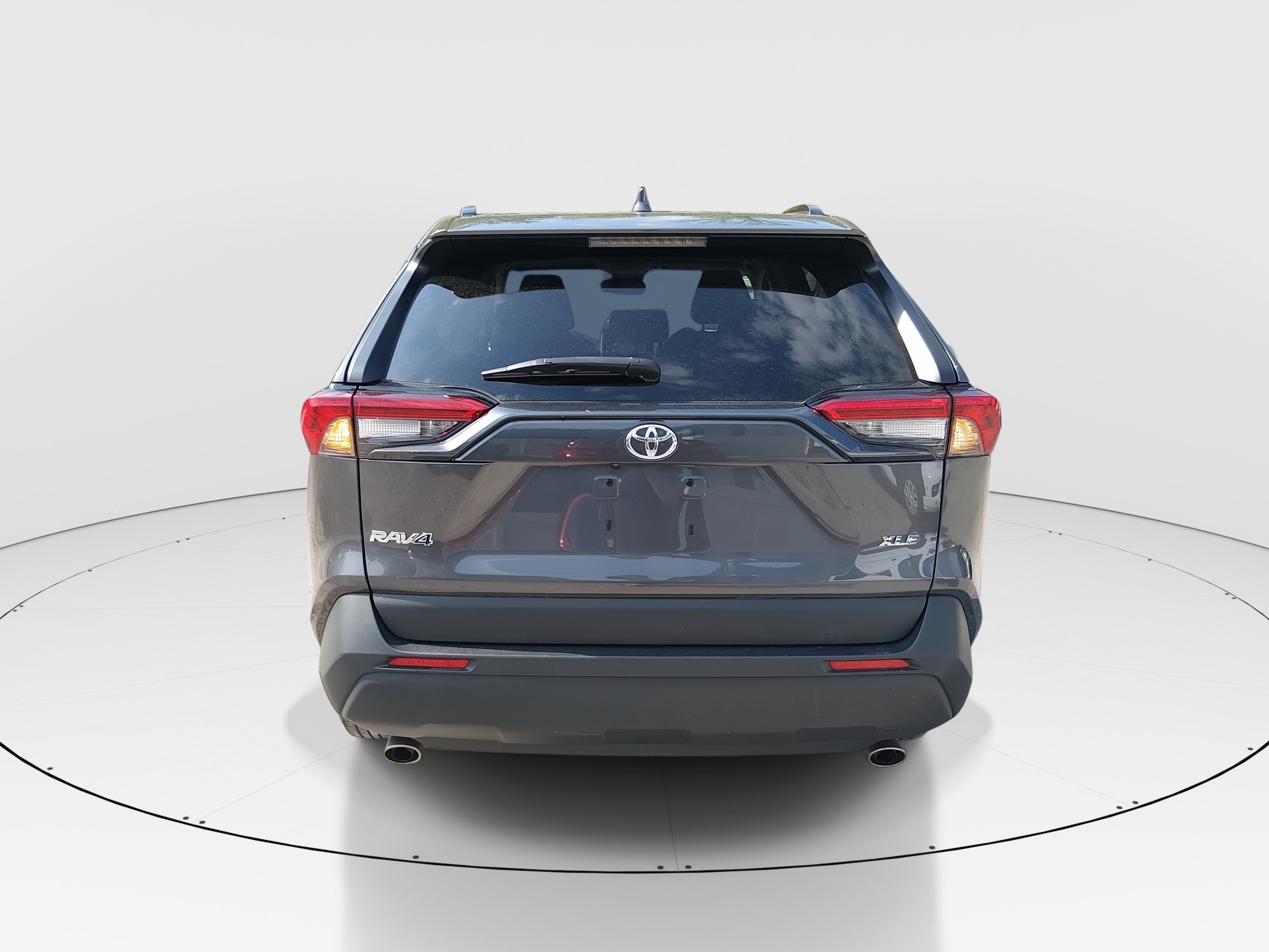 2024 Toyota RAV4 XLE - Photo 6