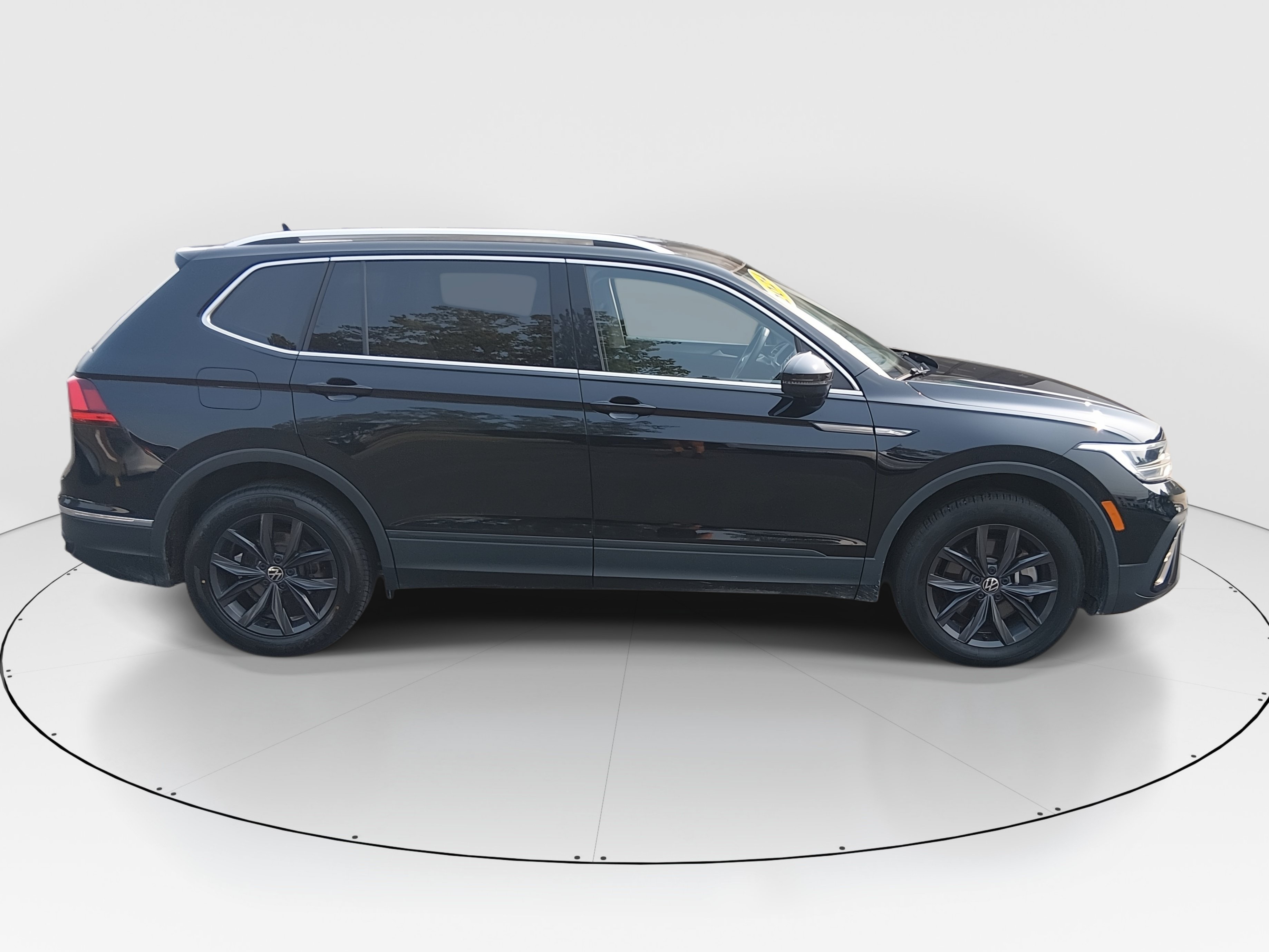 2024 Volkswagen Tiguan SE - Photo 8