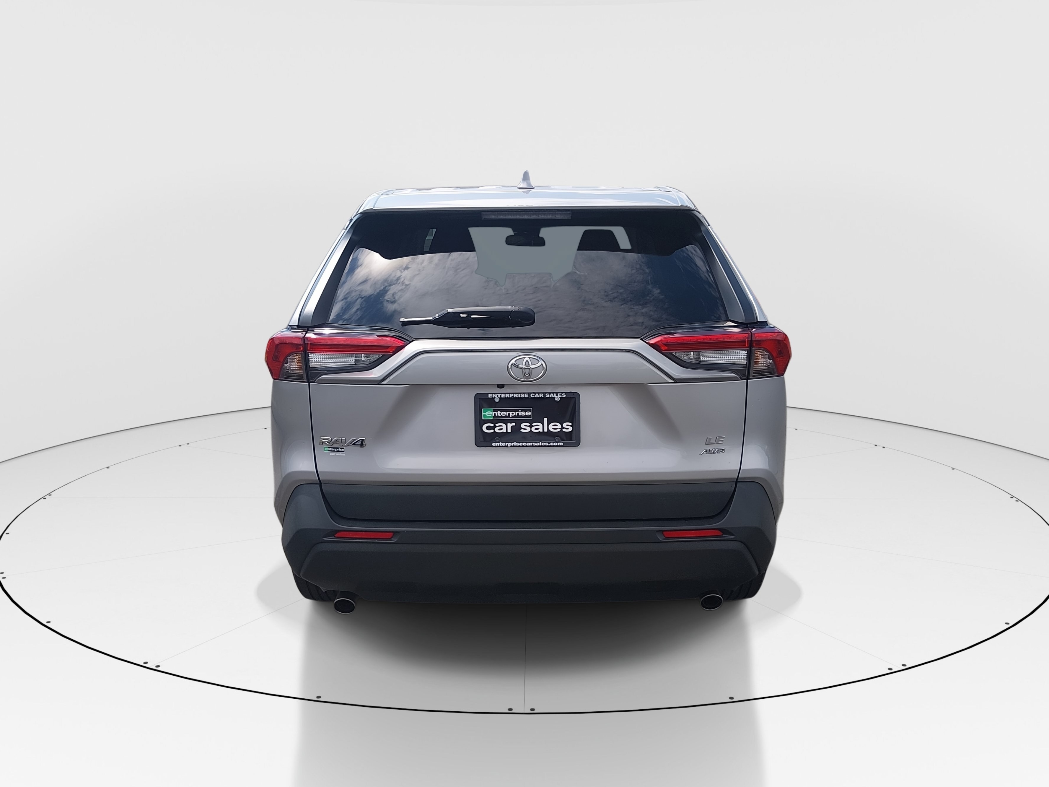 2022 Toyota RAV4 LE - Photo 6