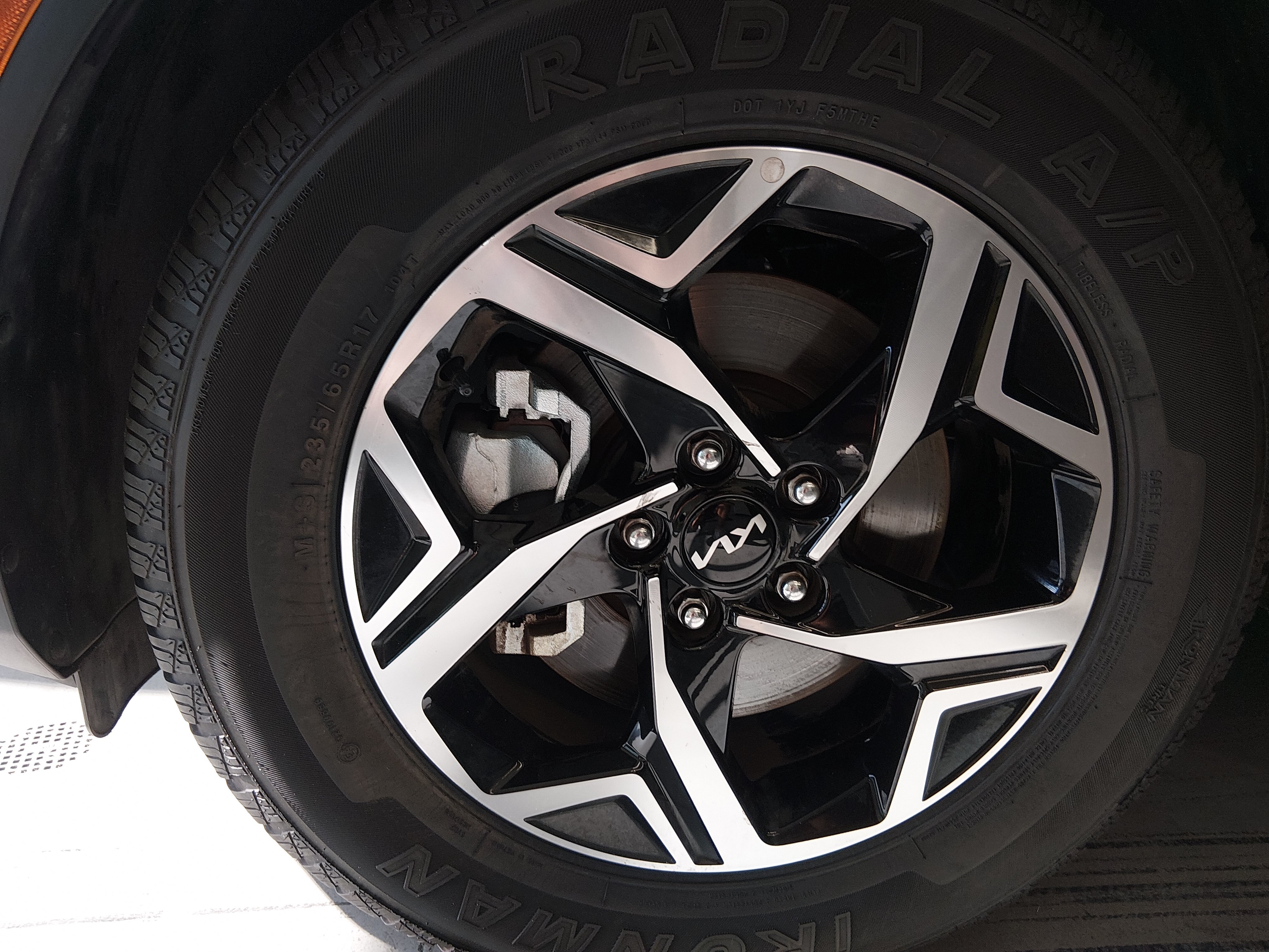 2025 Kia Sportage LX - Photo 10