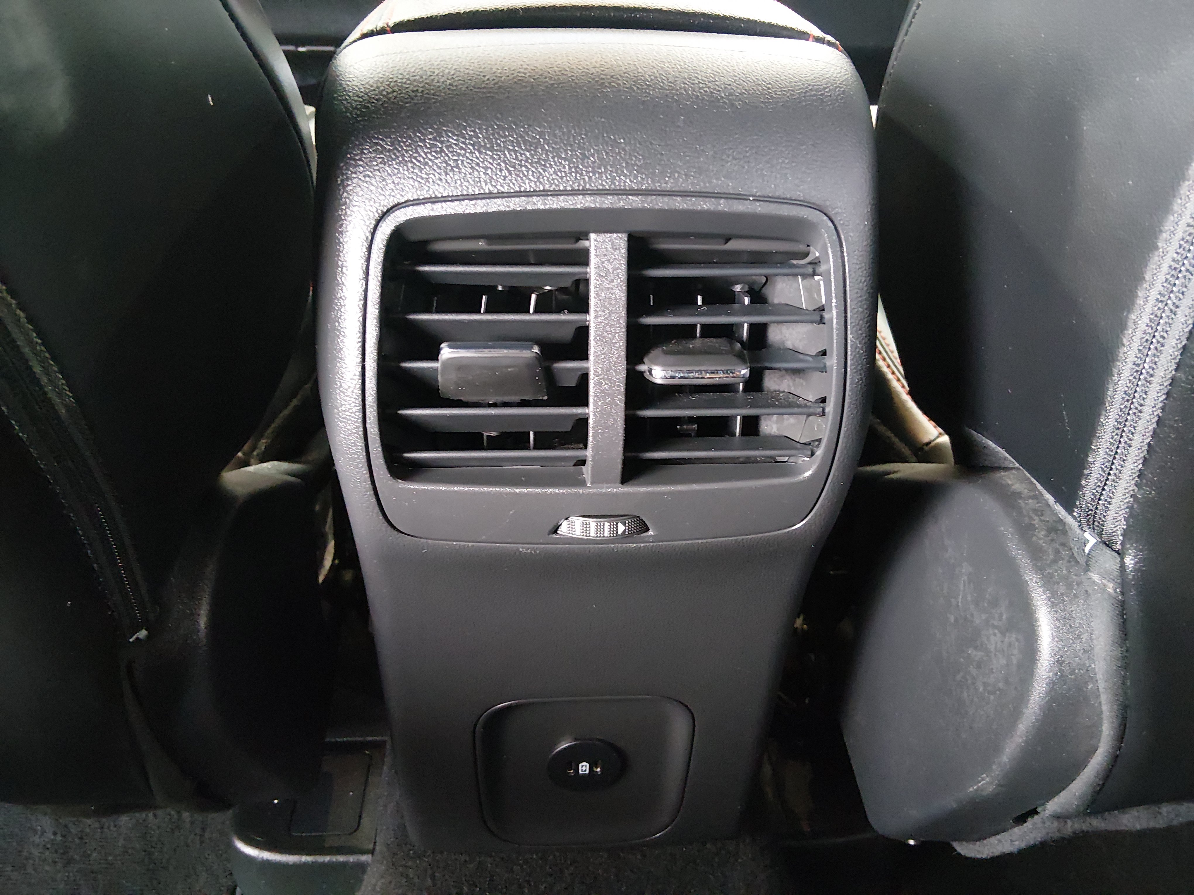 2025 Ford Escape ST-Line Select - Photo 27