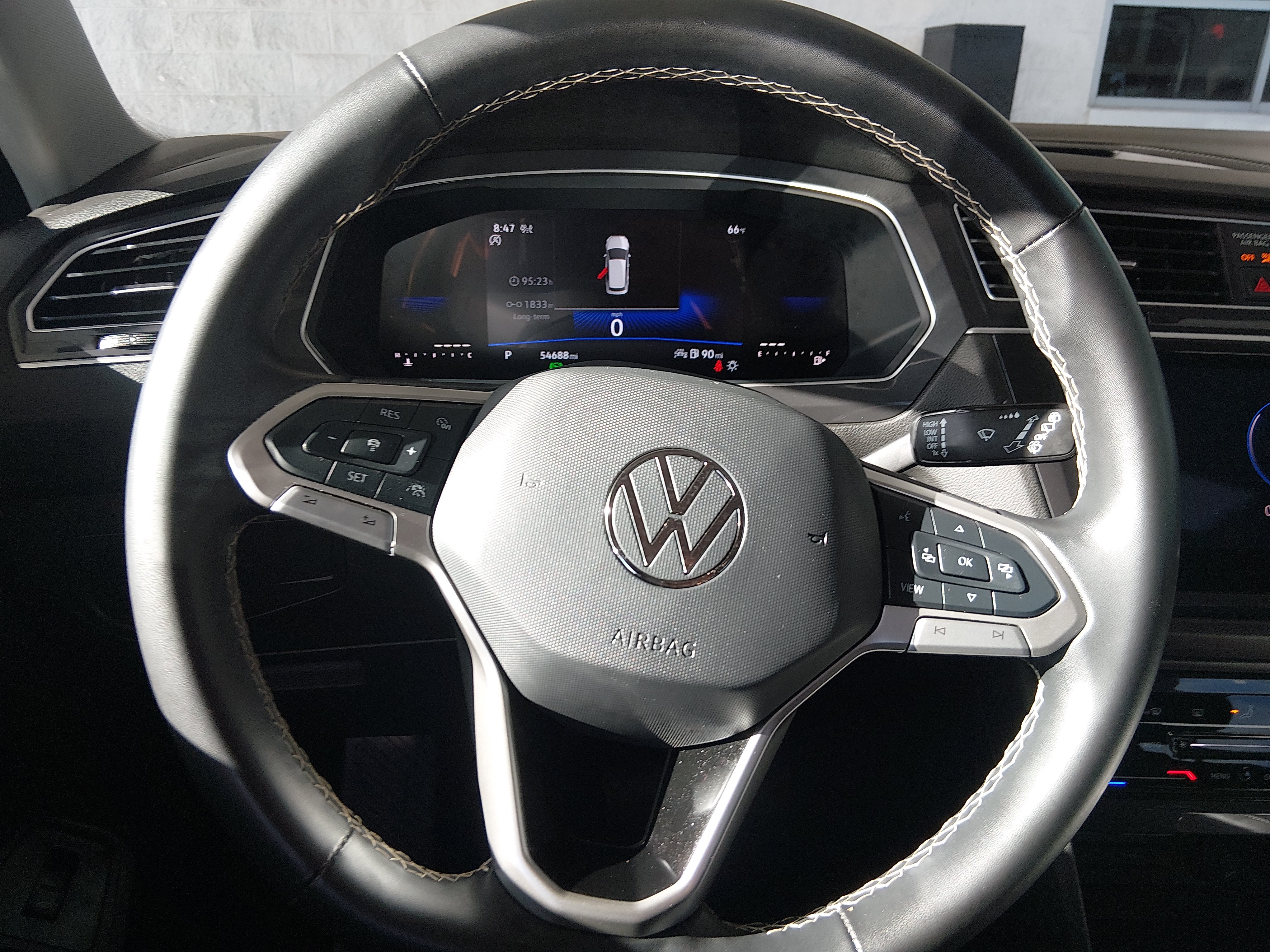 2024 Volkswagen Tiguan SE - Photo 14