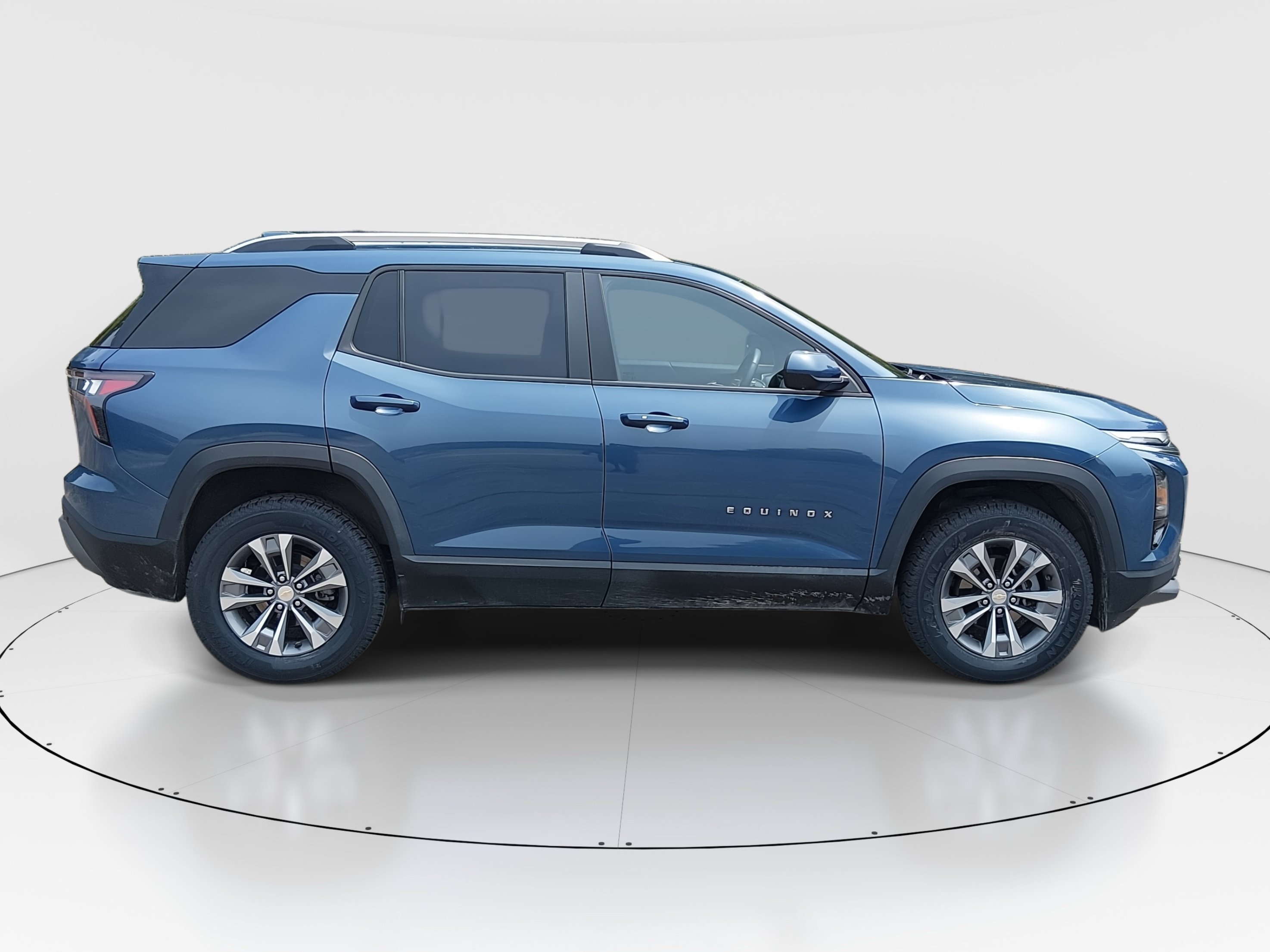 2025 Chevrolet Equinox LT - Photo 8