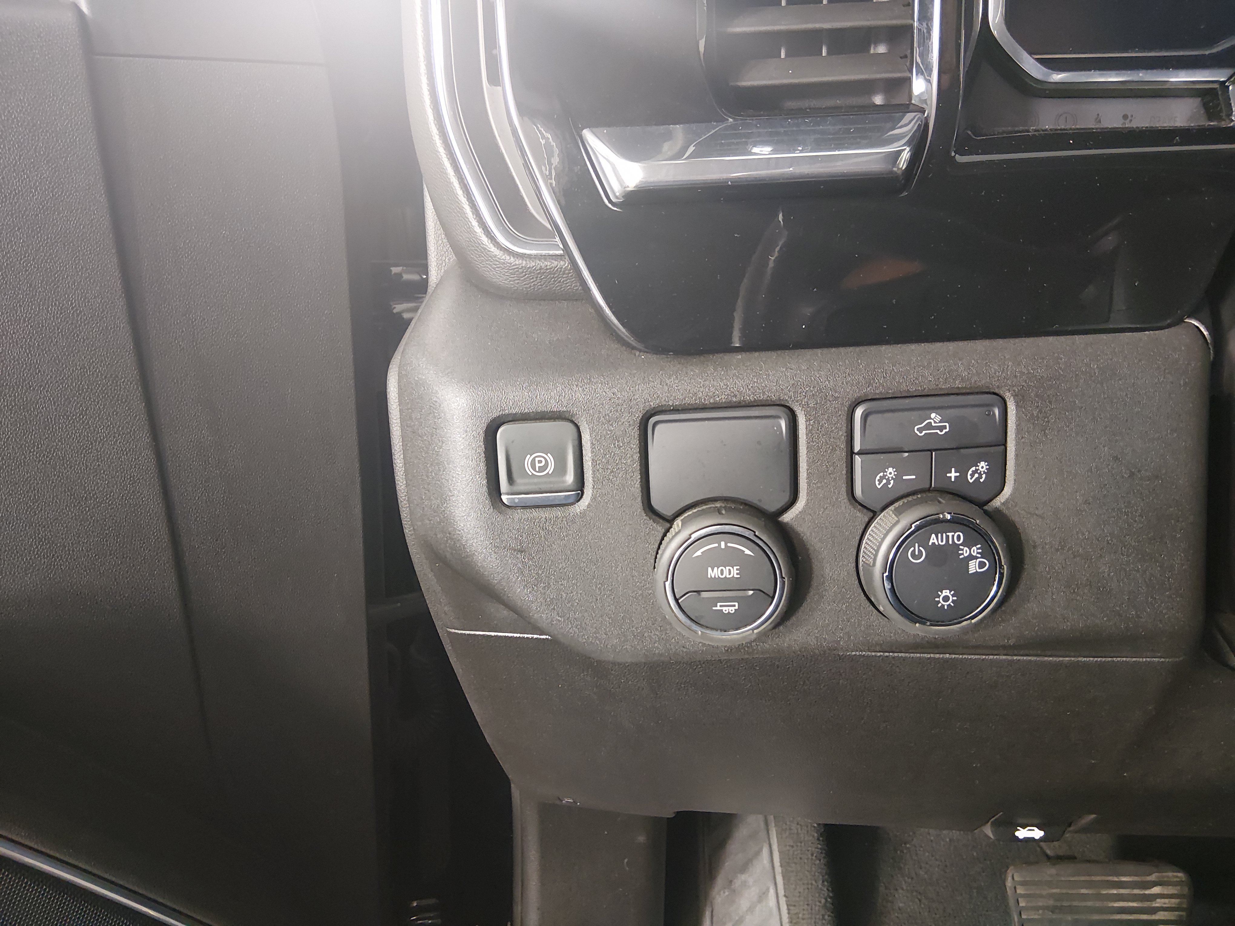 2025 Chevrolet Silverado 1500 LT - Photo 13