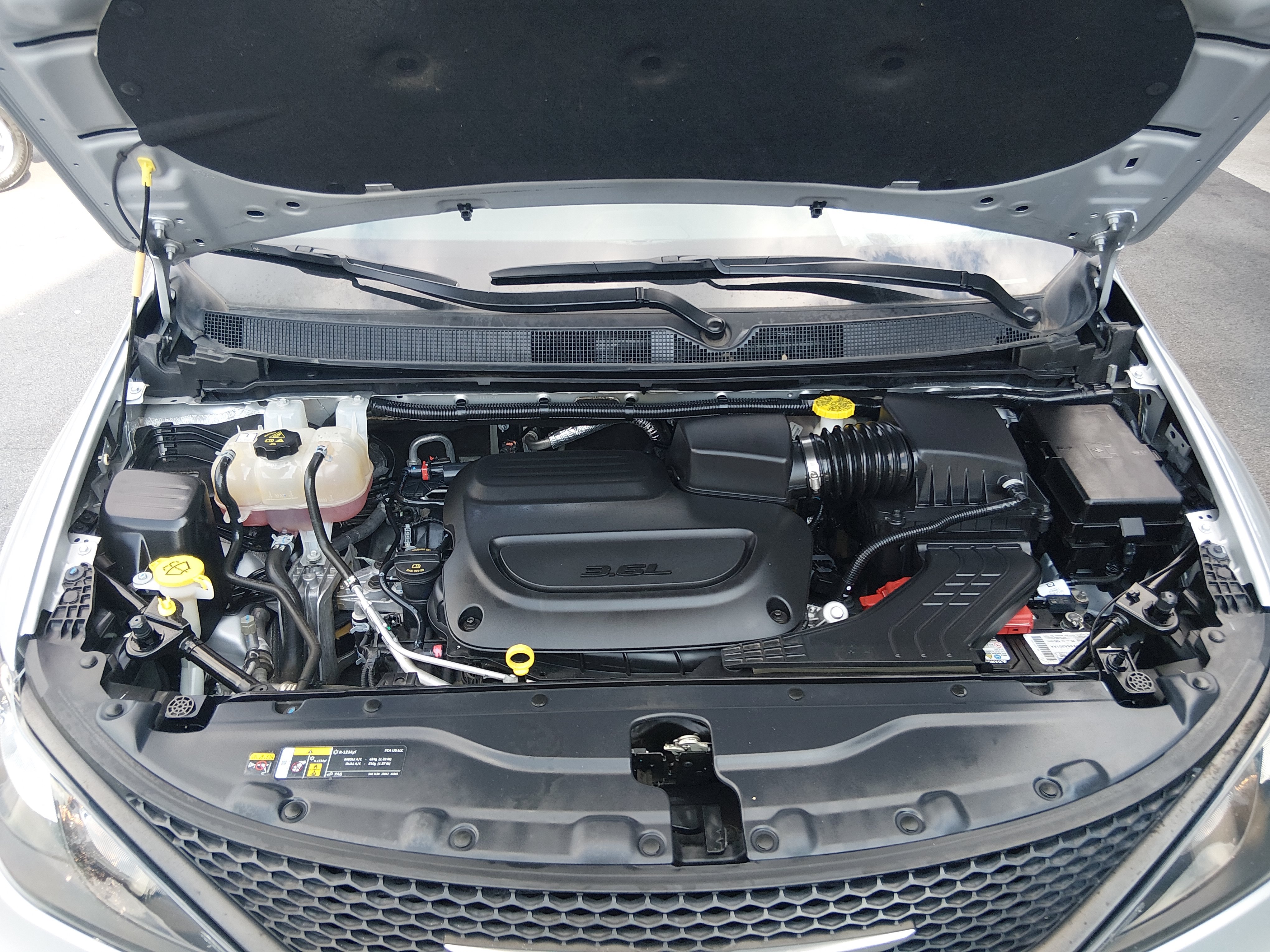 2024 Chrysler Voyager LX - Photo 9
