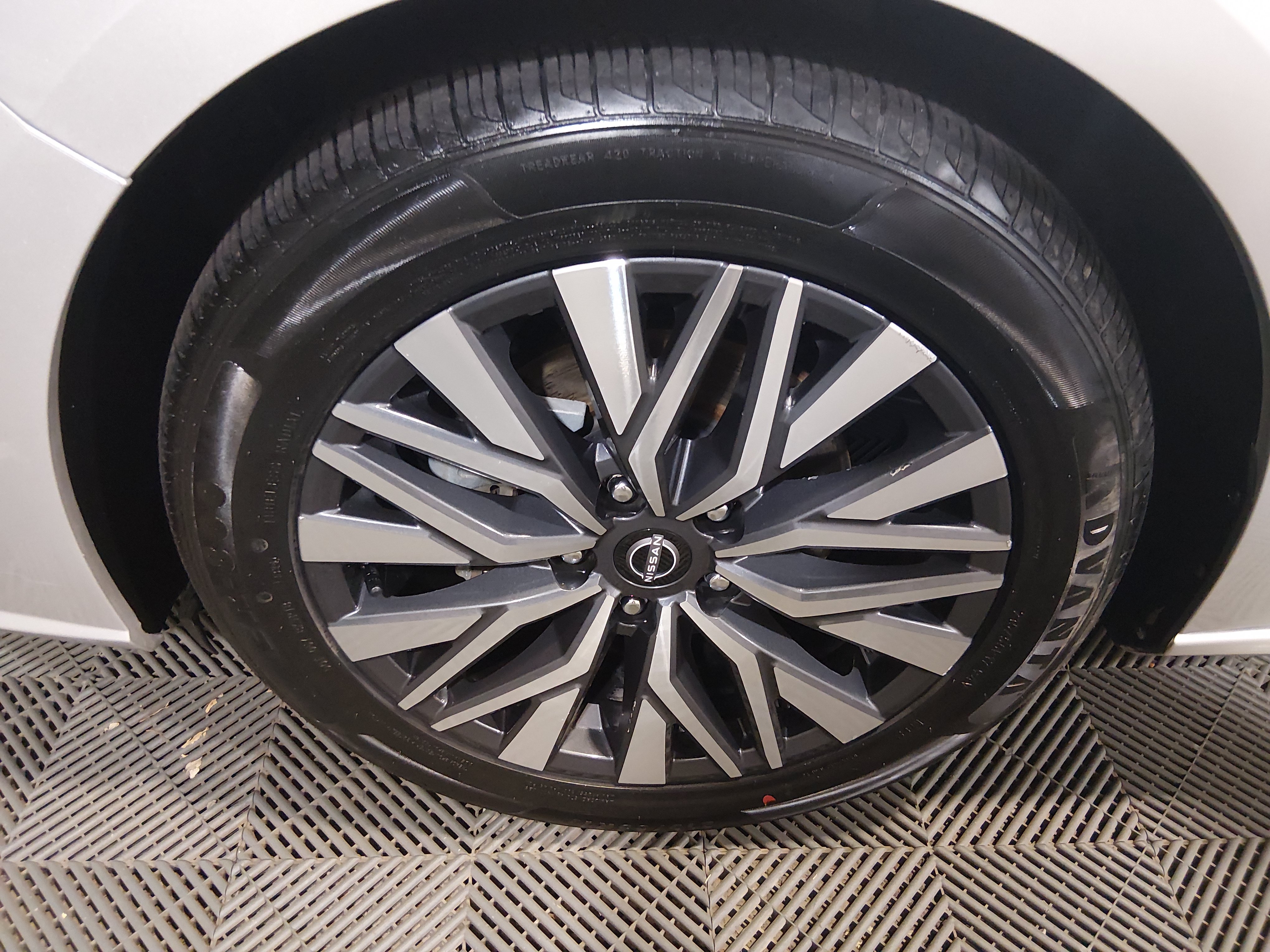 2024 Nissan Altima SV - Photo 10