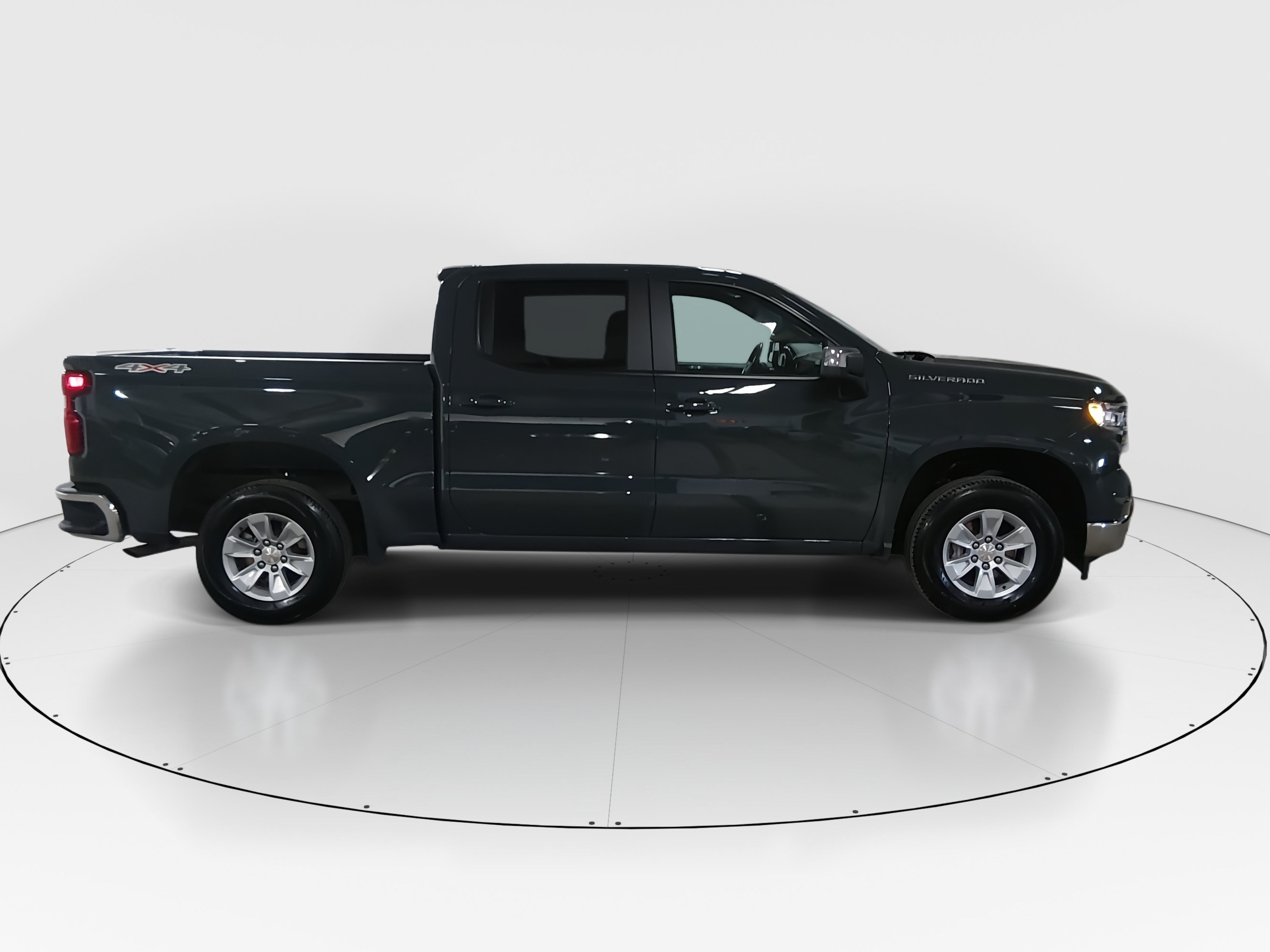 2025 Chevrolet Silverado 1500 LT - Photo 8