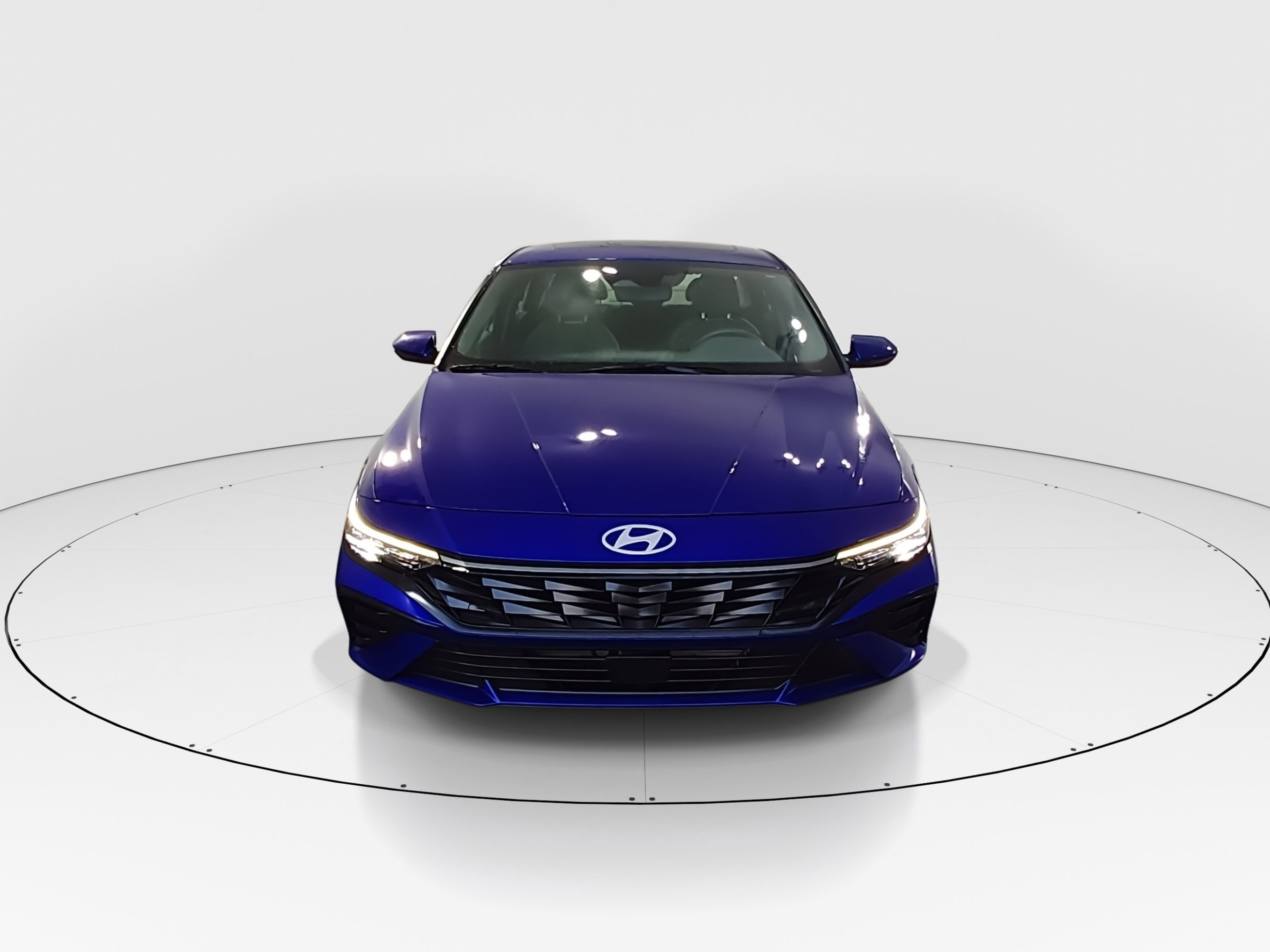2025 Hyundai Elantra SEL - Photo 2