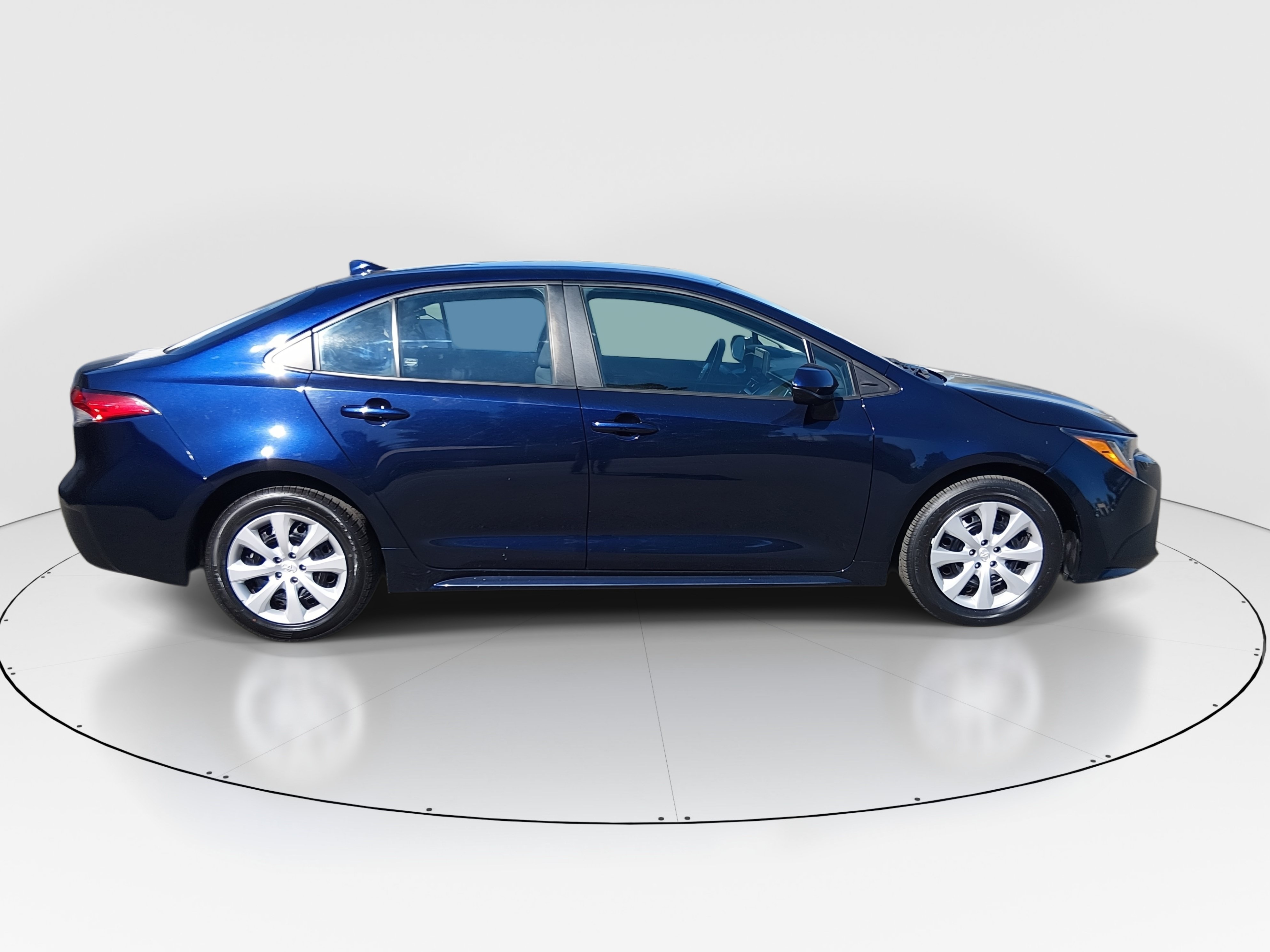 2024 Toyota Corolla LE - Photo 8
