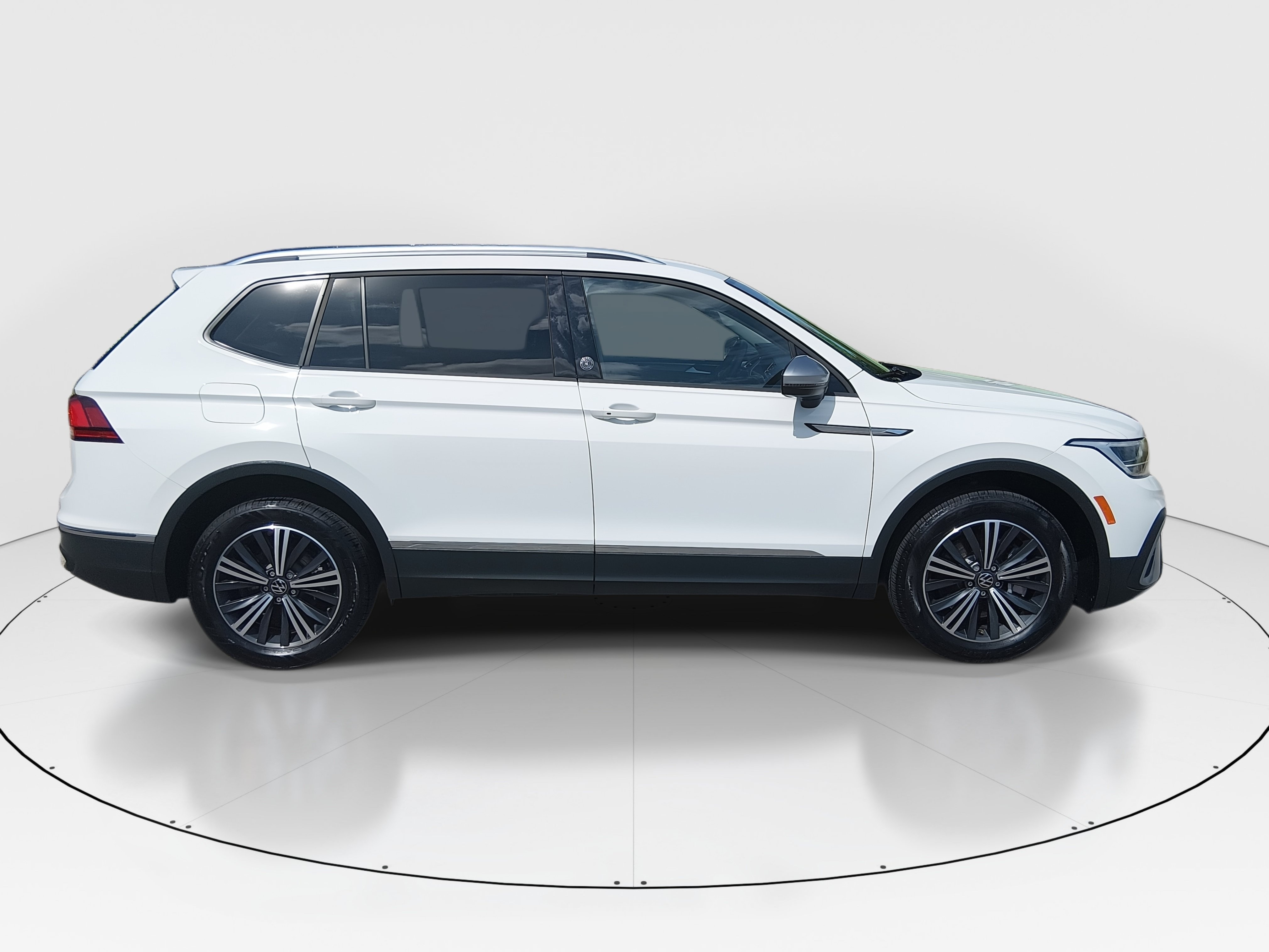 2024 Volkswagen Tiguan Wolfsburg Edition - Photo 8