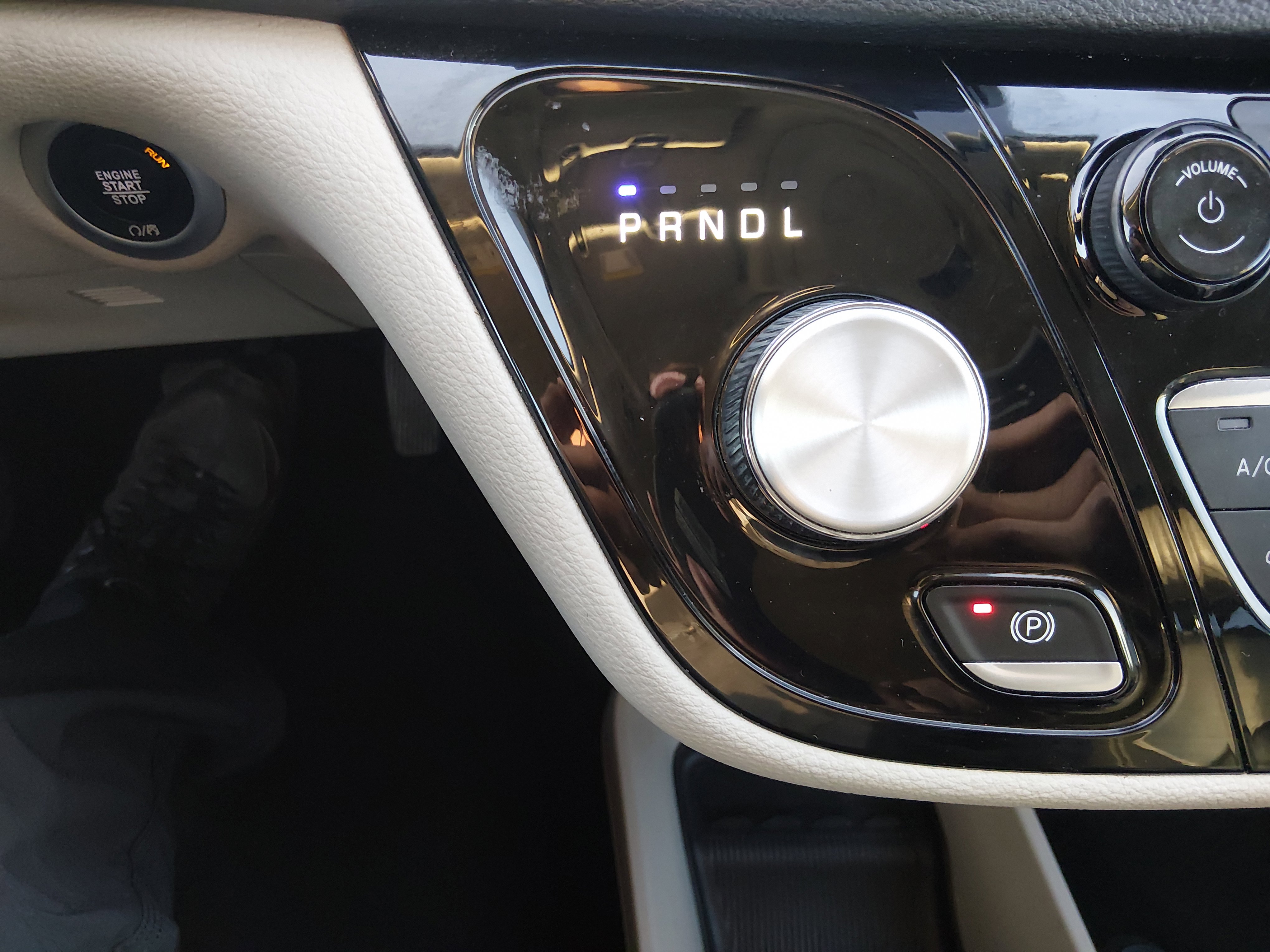 2023 Chrysler Pacifica Hybrid Touring L - Photo 16