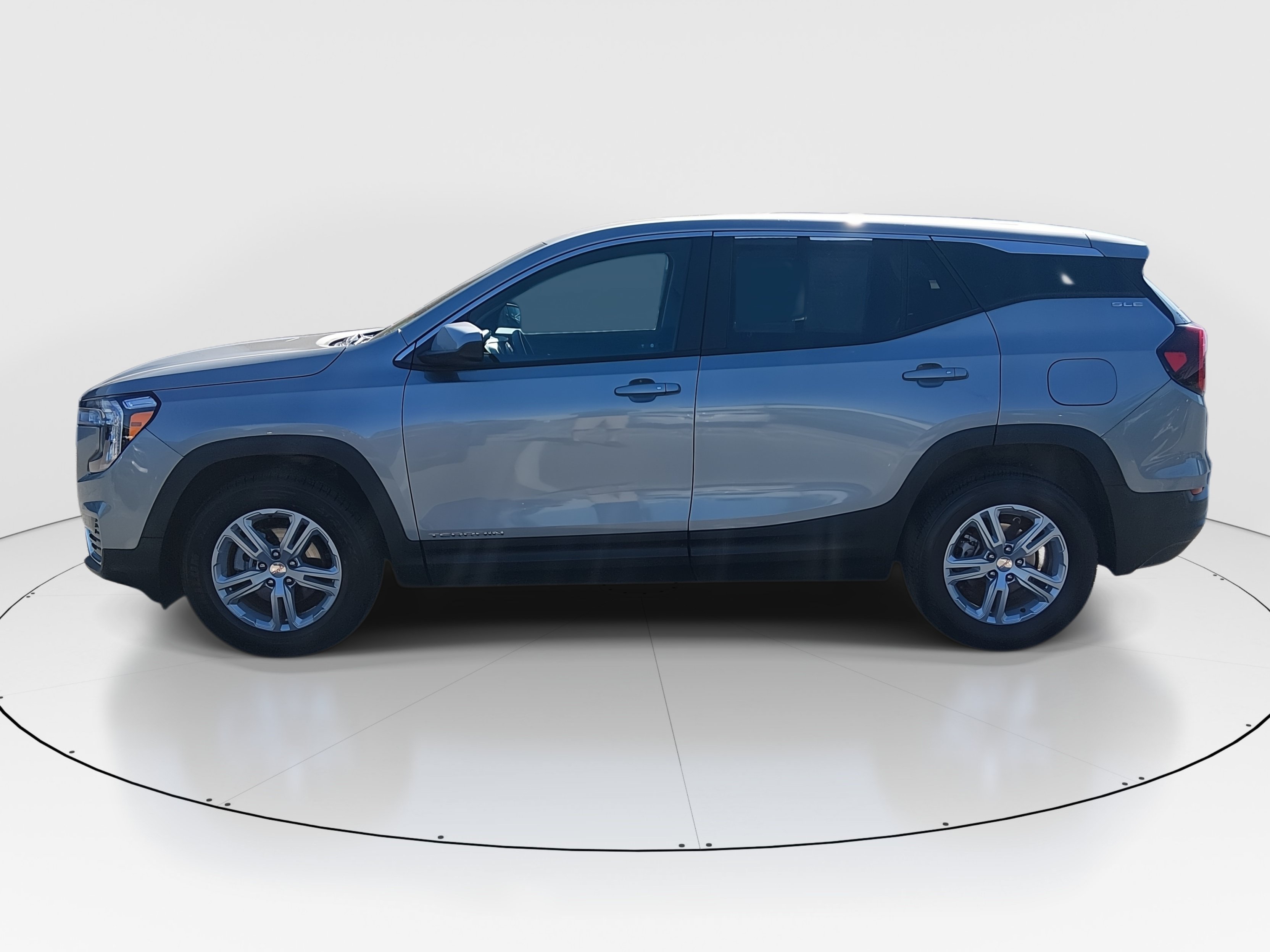 2024 GMC Terrain SLE - Photo 4