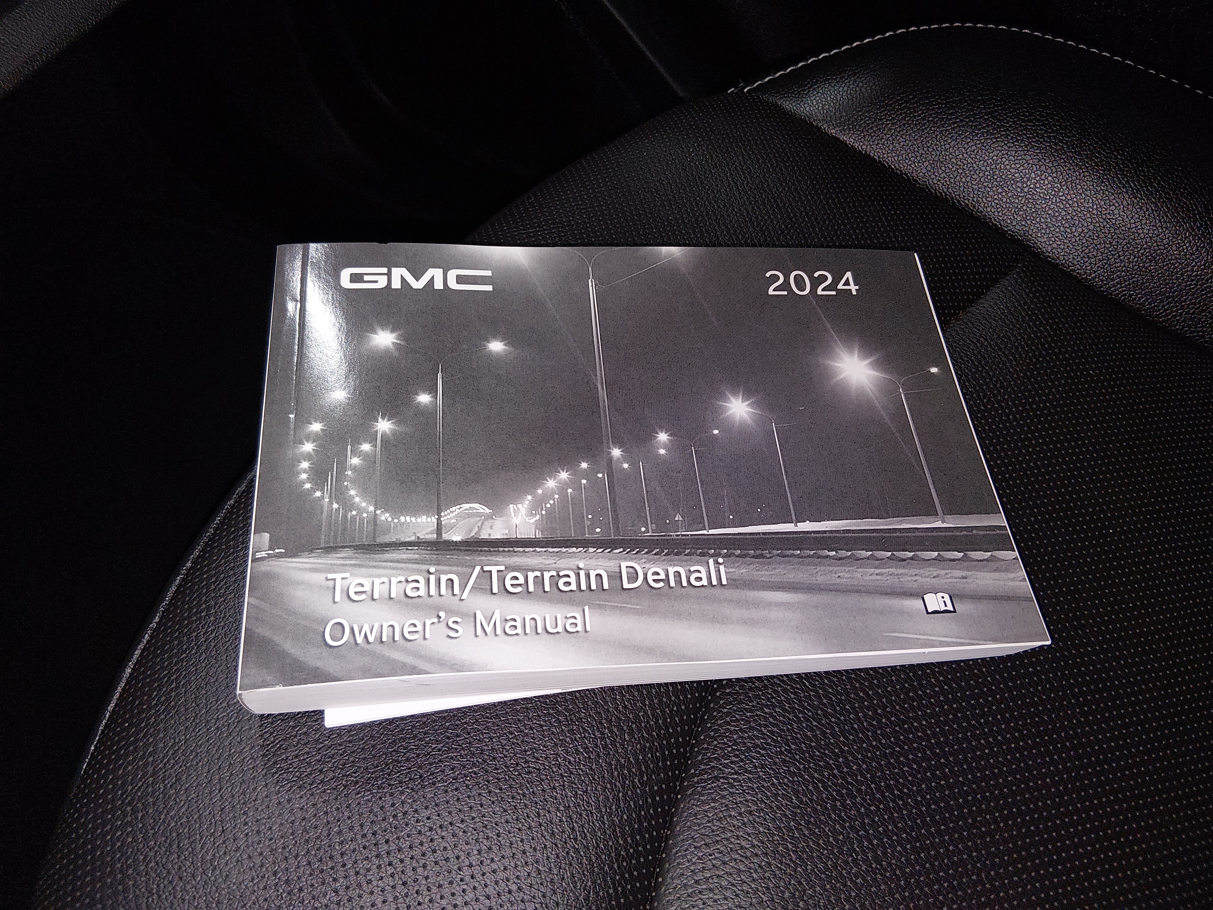 2024 GMC Terrain SLT - Photo 19
