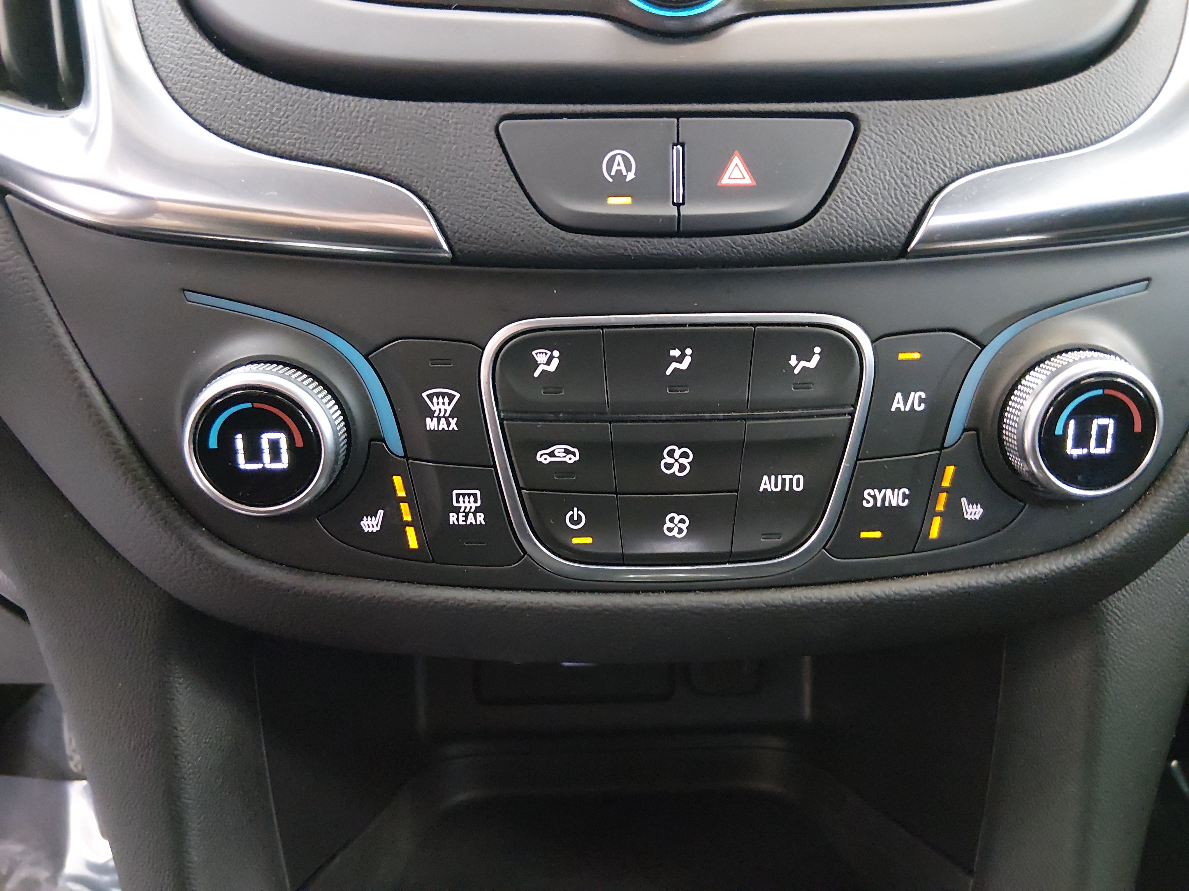 2024 Chevrolet Equinox LT - Photo 16