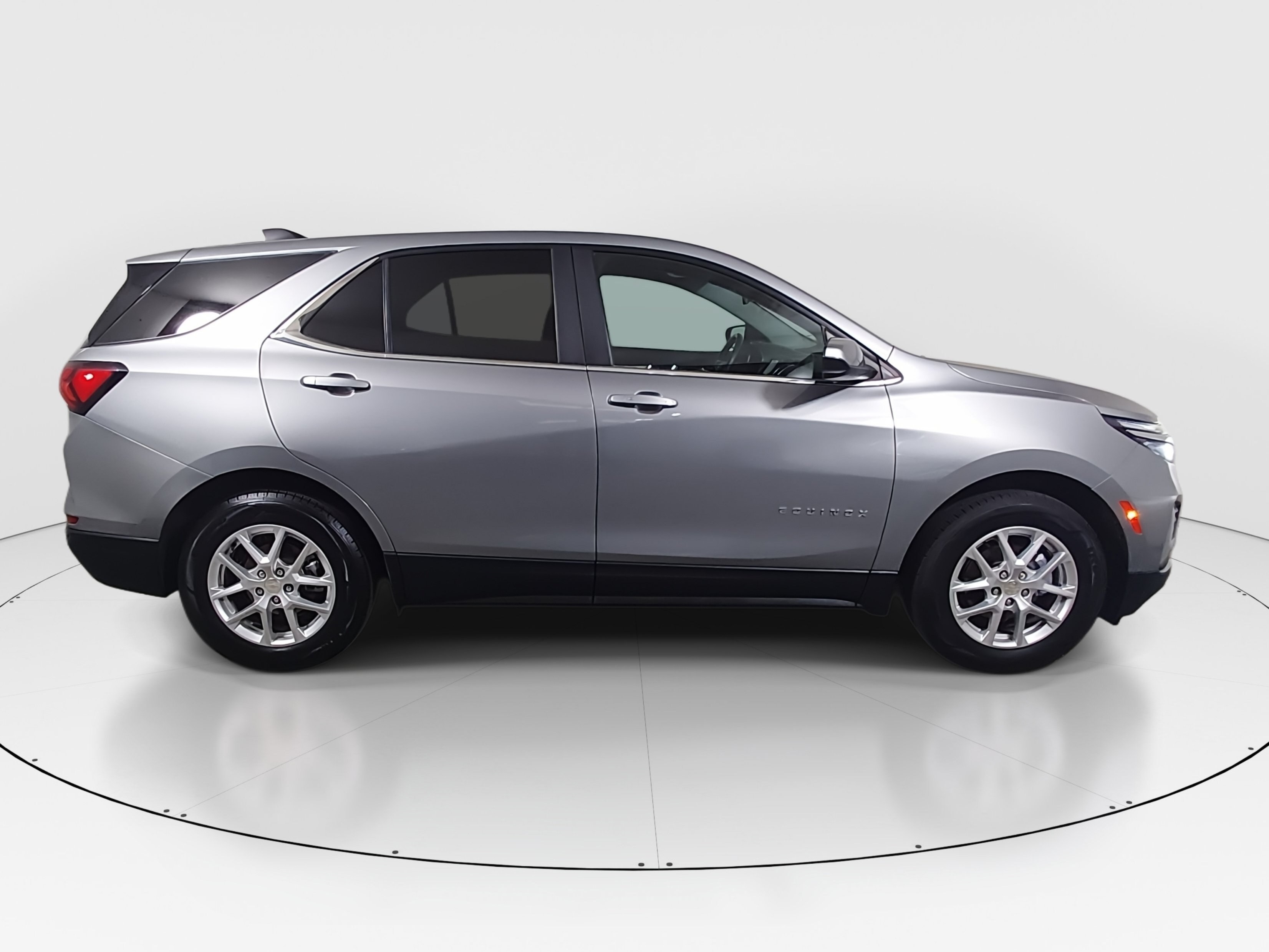 2024 Chevrolet Equinox LT - Photo 8