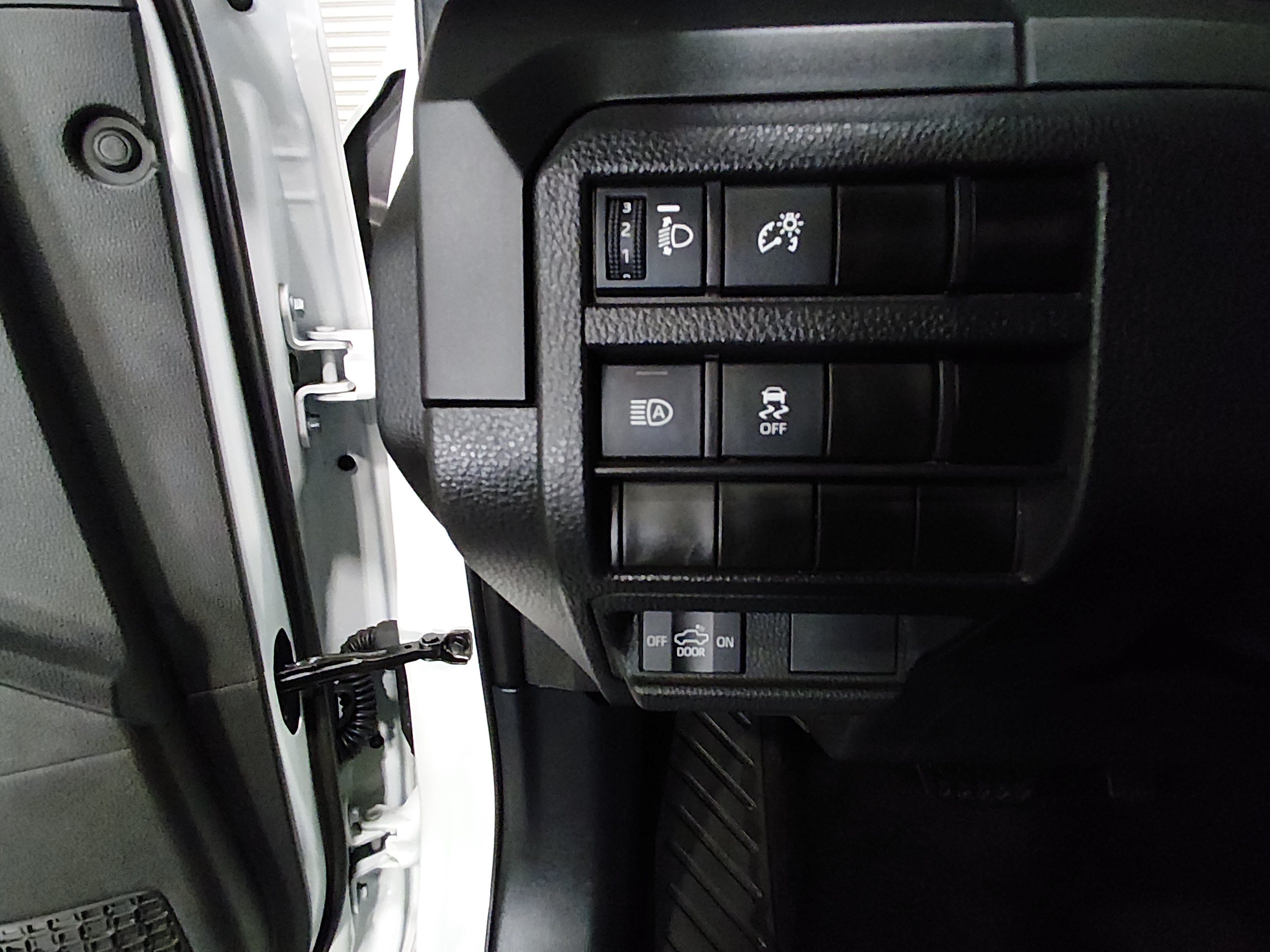 2024 Toyota Tacoma SR - Photo 13