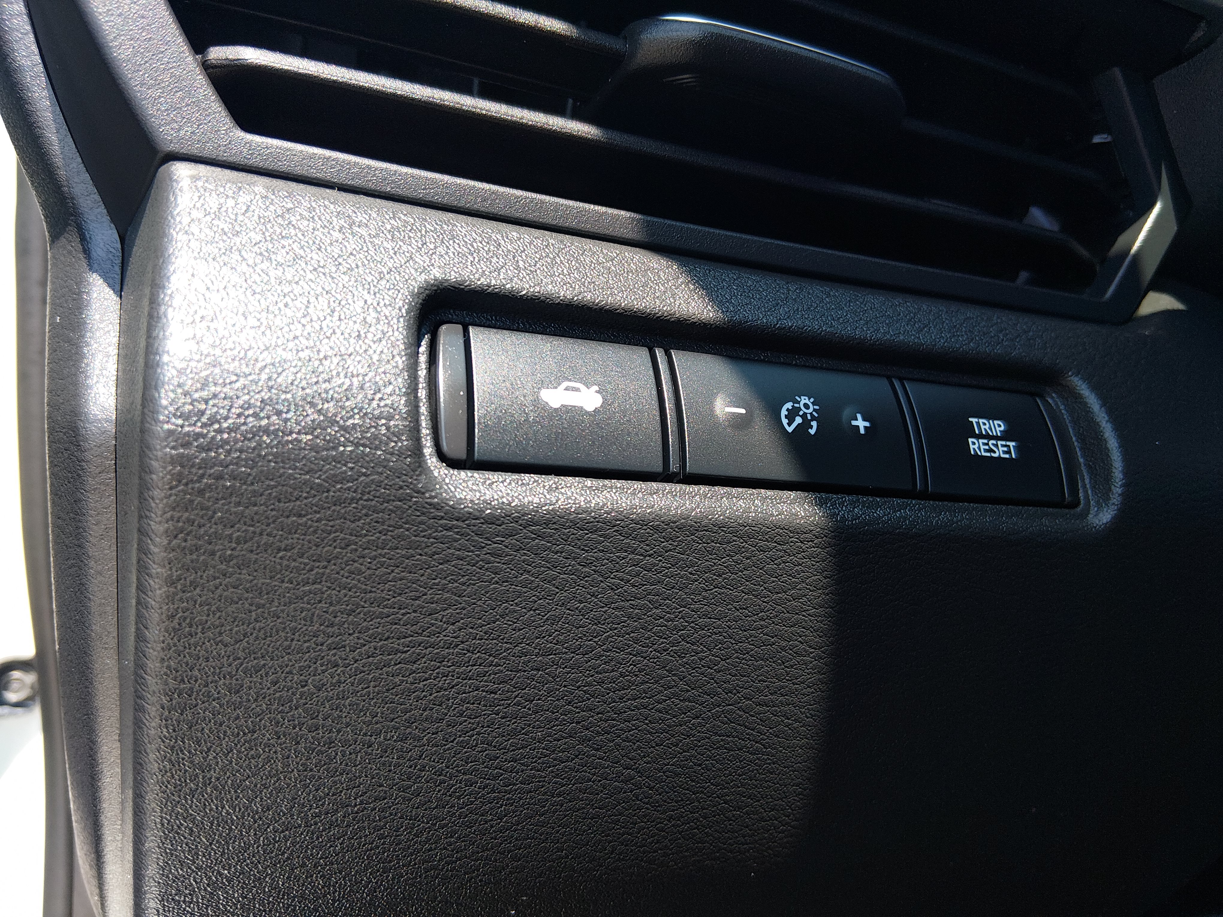 2025 Nissan Altima SV - Photo 13