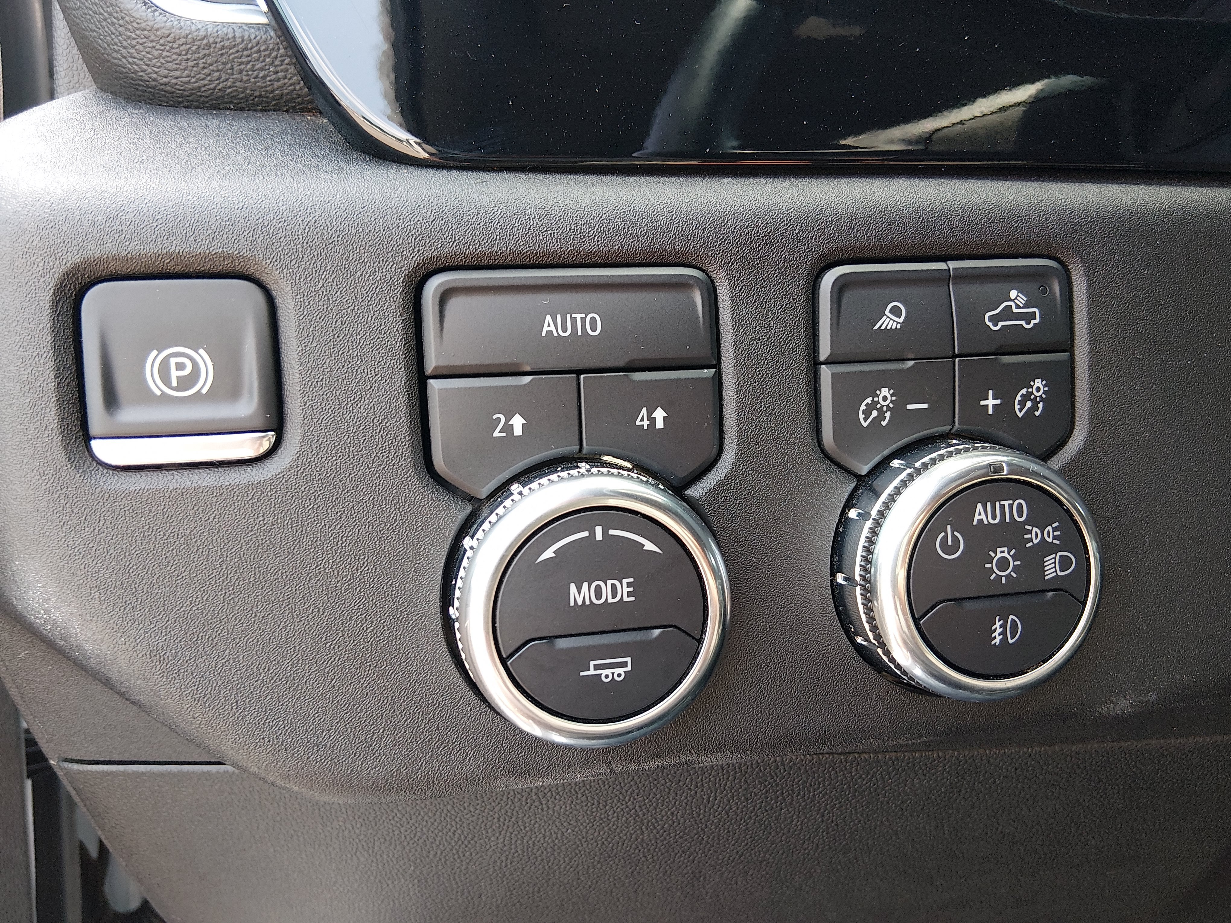 2025 GMC Sierra 1500 SLT - Photo 13