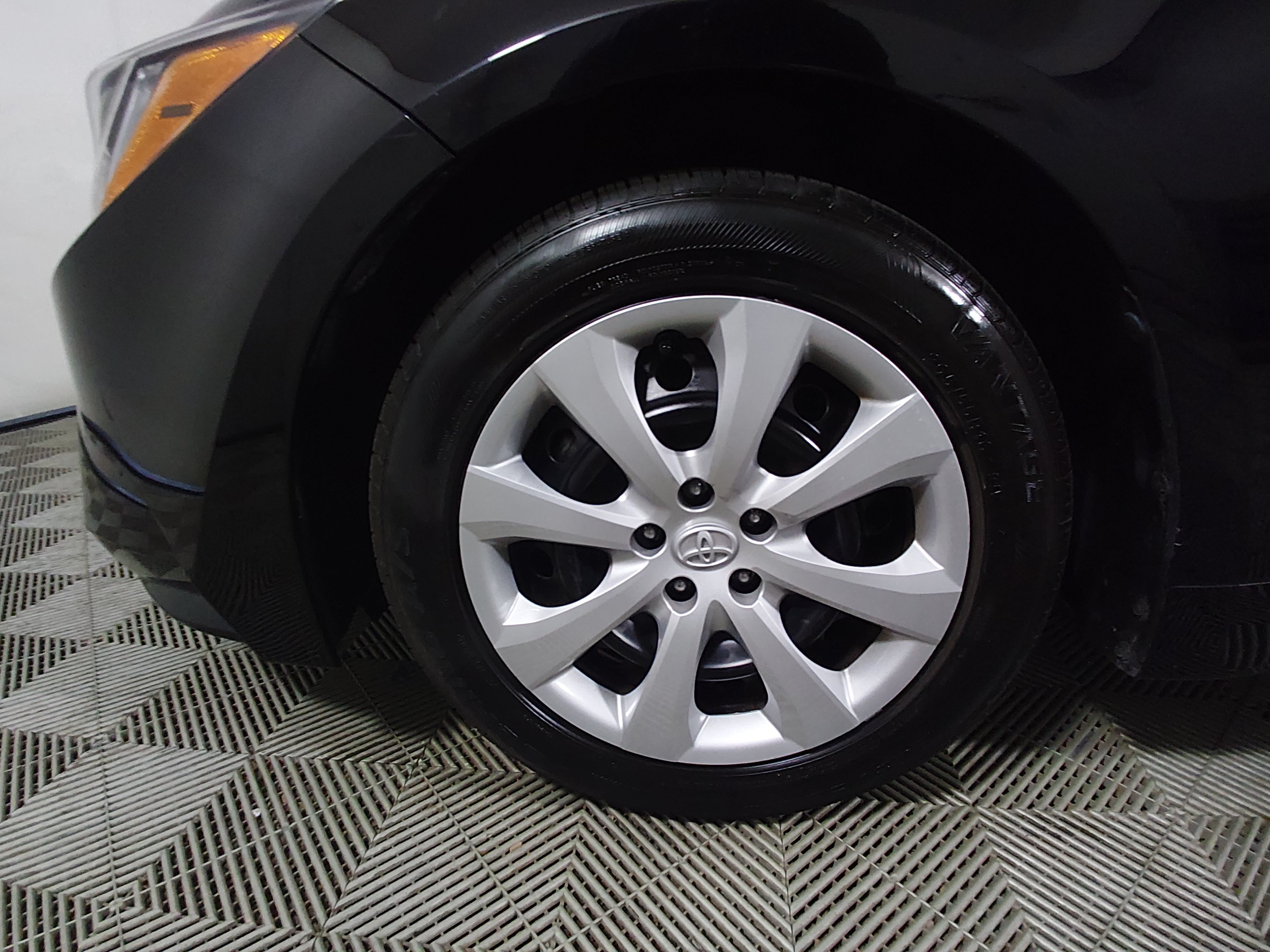 2024 Toyota Corolla LE - Photo 10