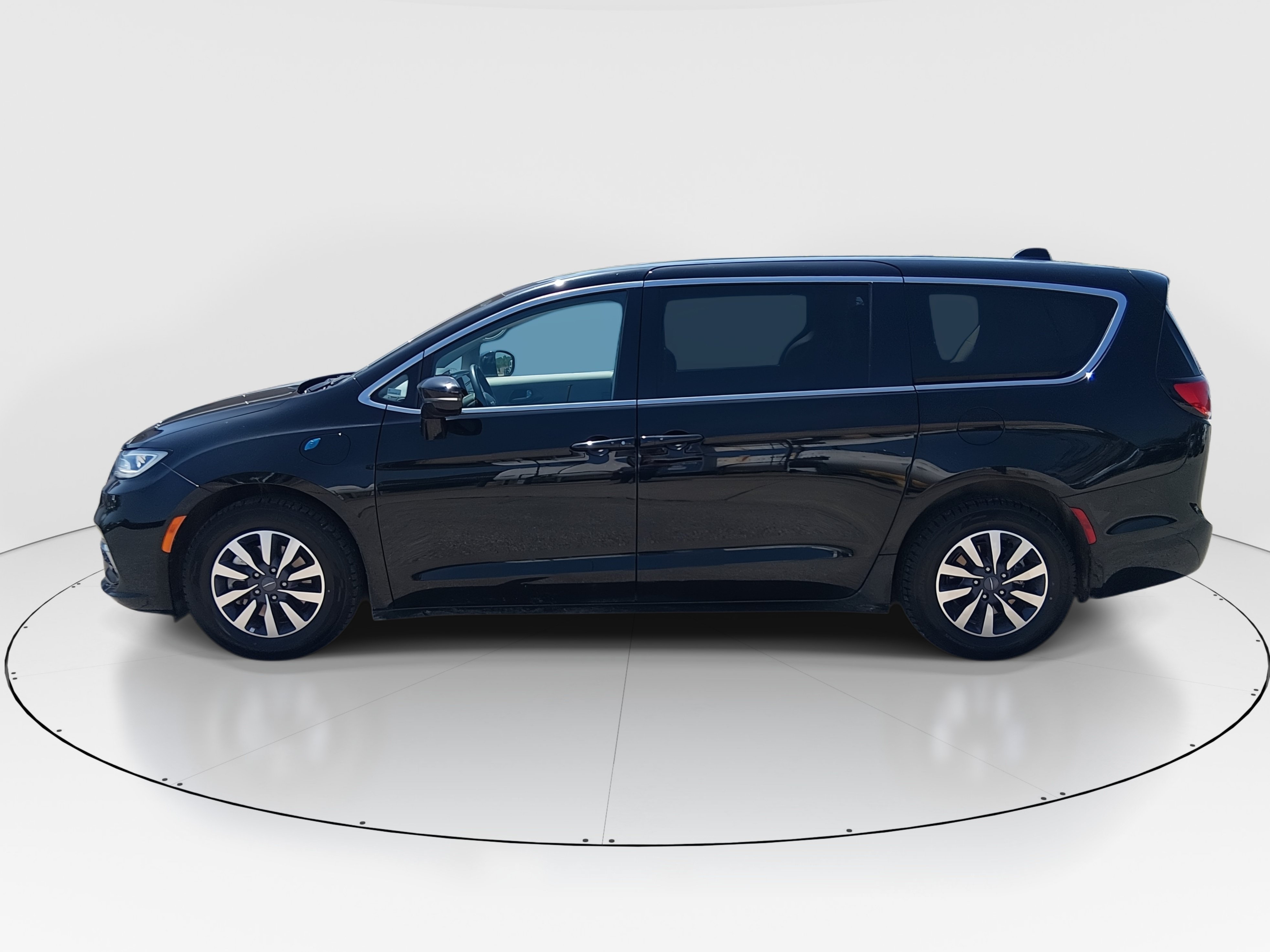 2024 Chrysler Pacifica PHEV Select - Photo 4