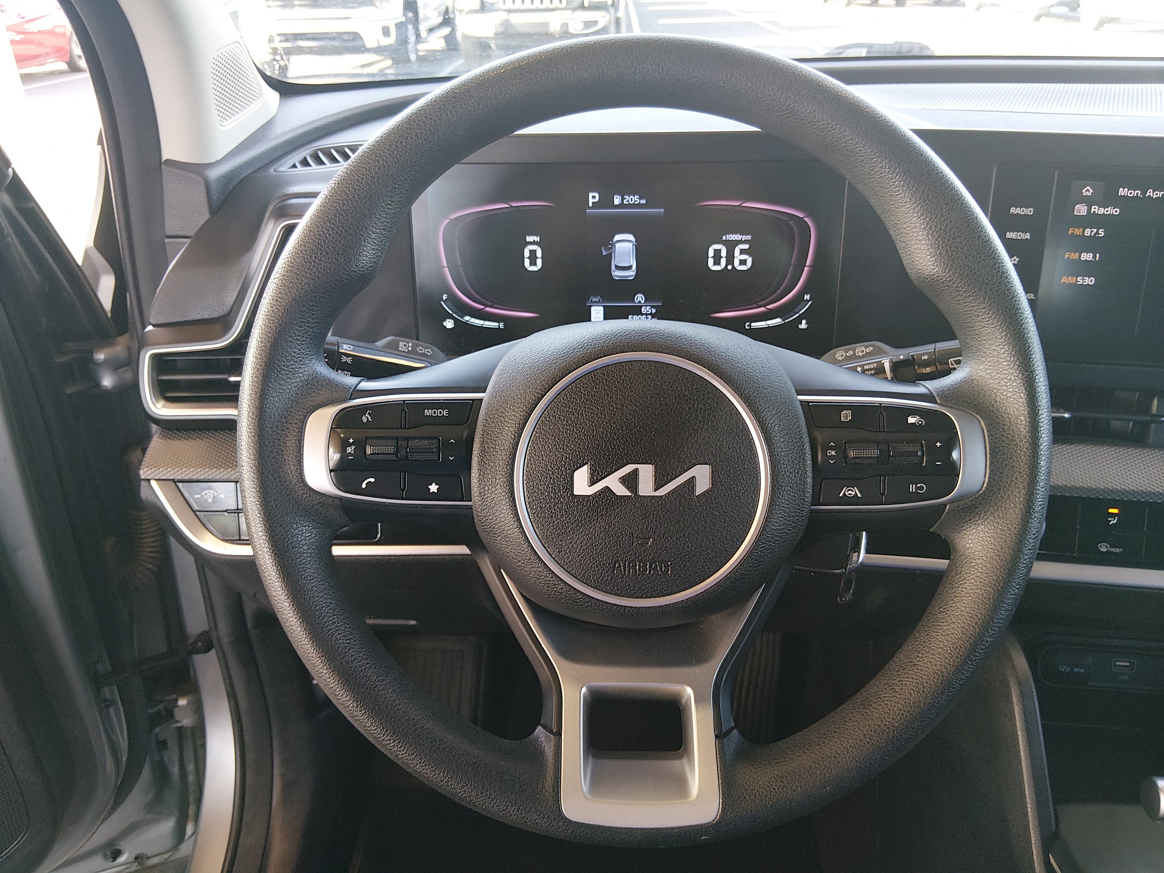 2024 Kia Sportage LX - Photo 12