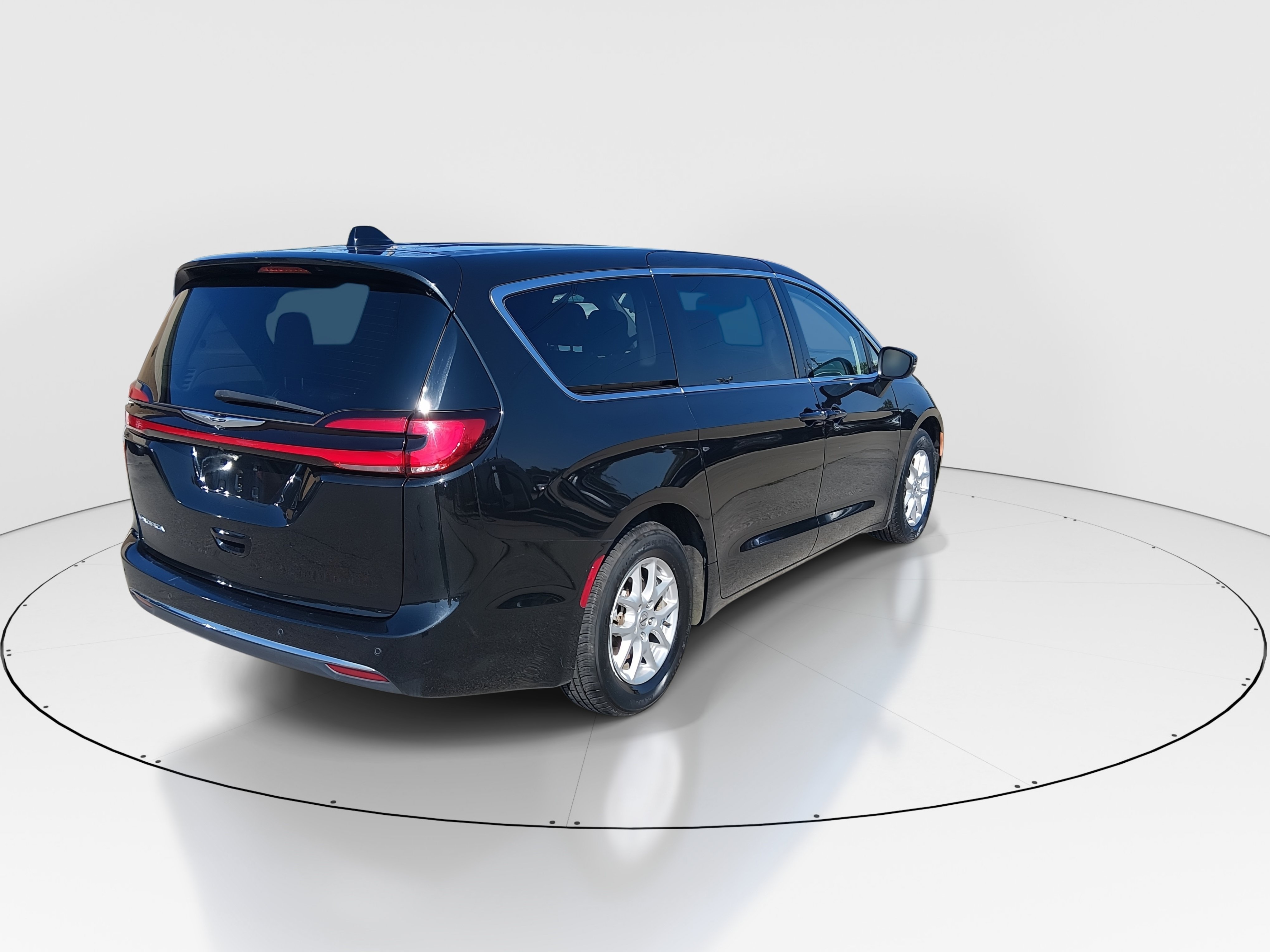 2023 Chrysler Pacifica Touring L - Photo 7