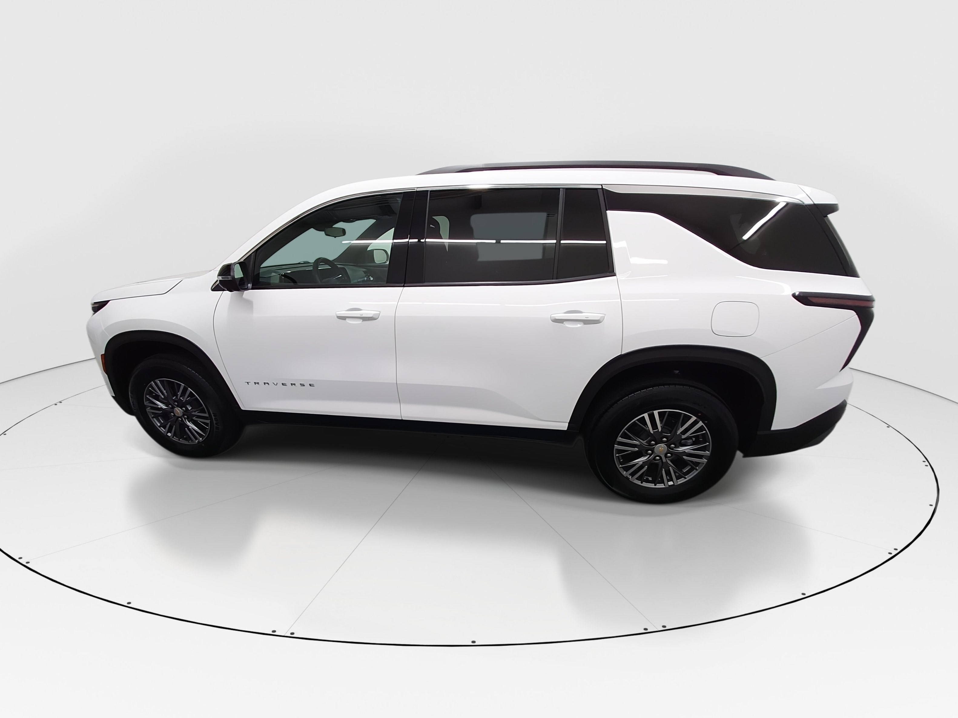 2025 Chevrolet Traverse LT - Photo 4