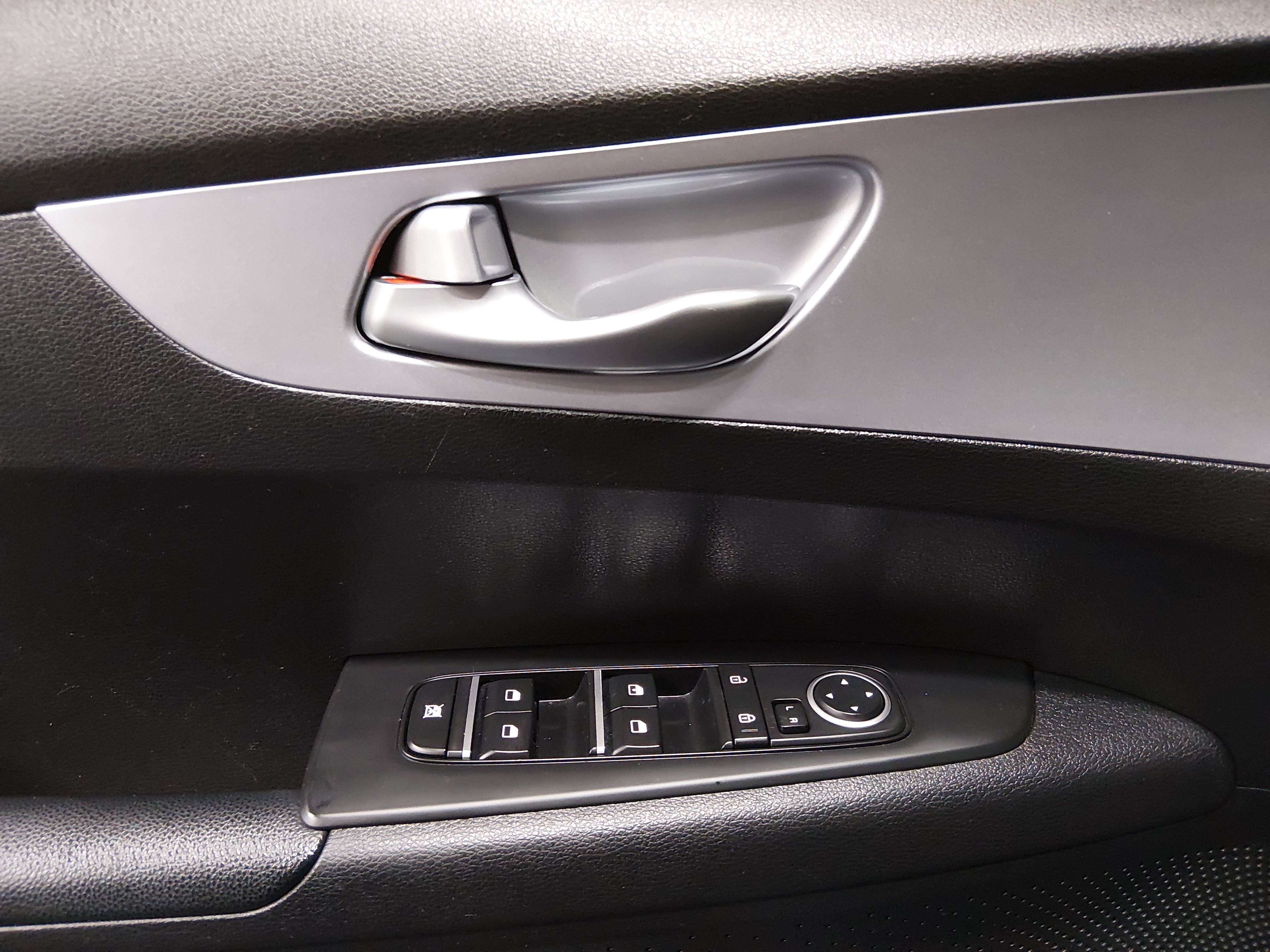 2024 Kia Forte LXS - Photo 19