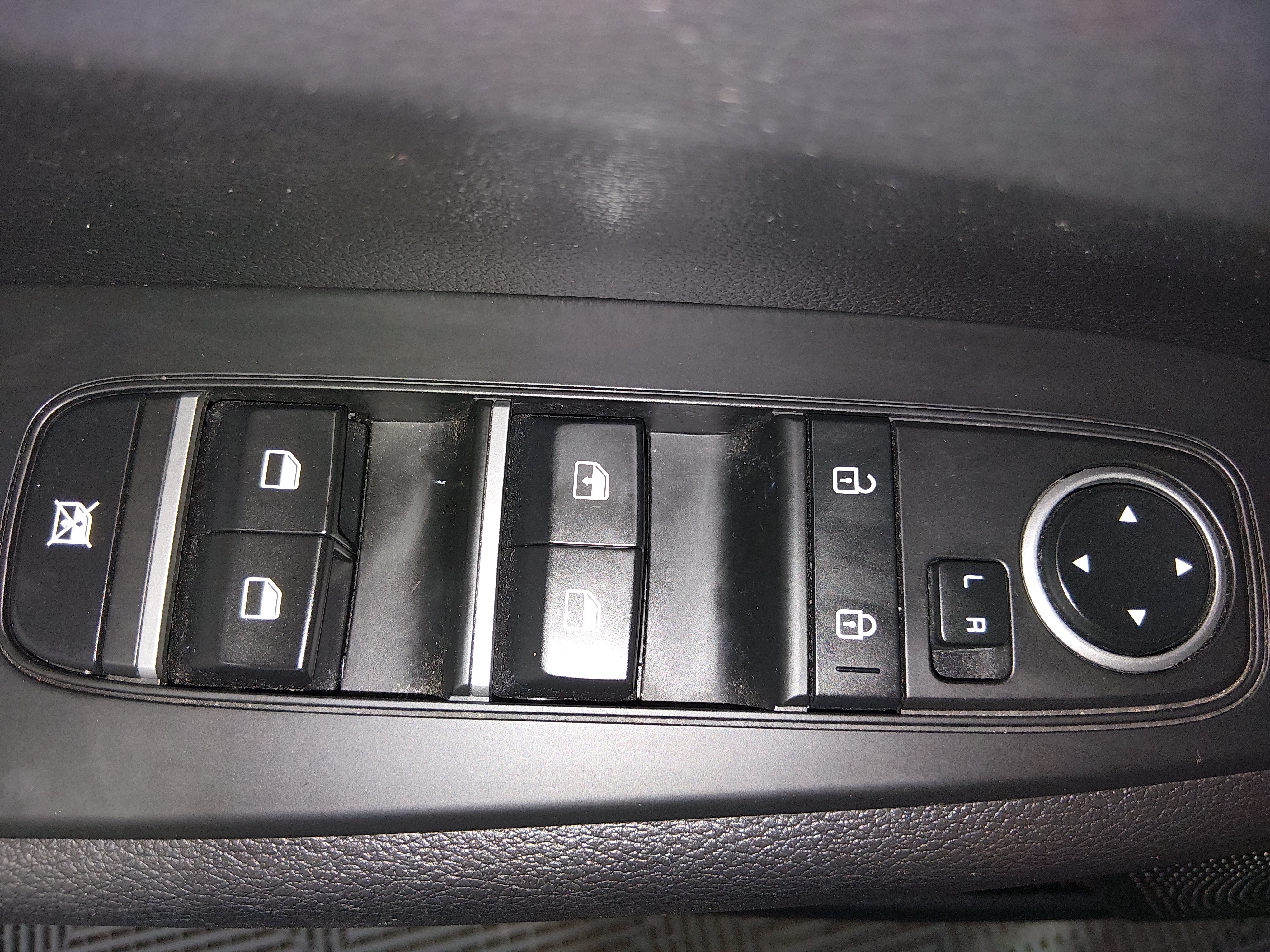 2024 Kia Forte LXS - Photo 18