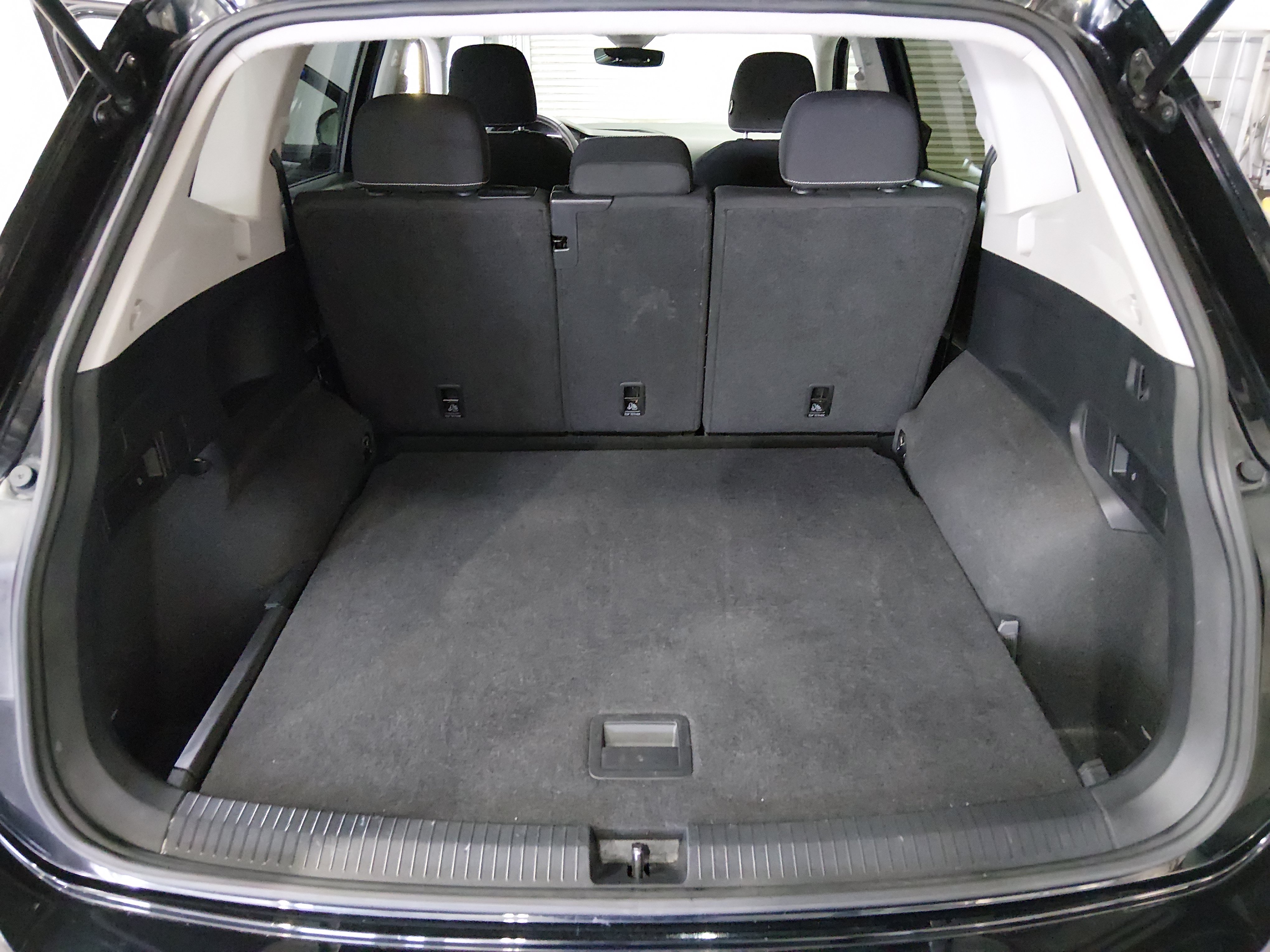 2024 Volkswagen Tiguan S - Photo 11