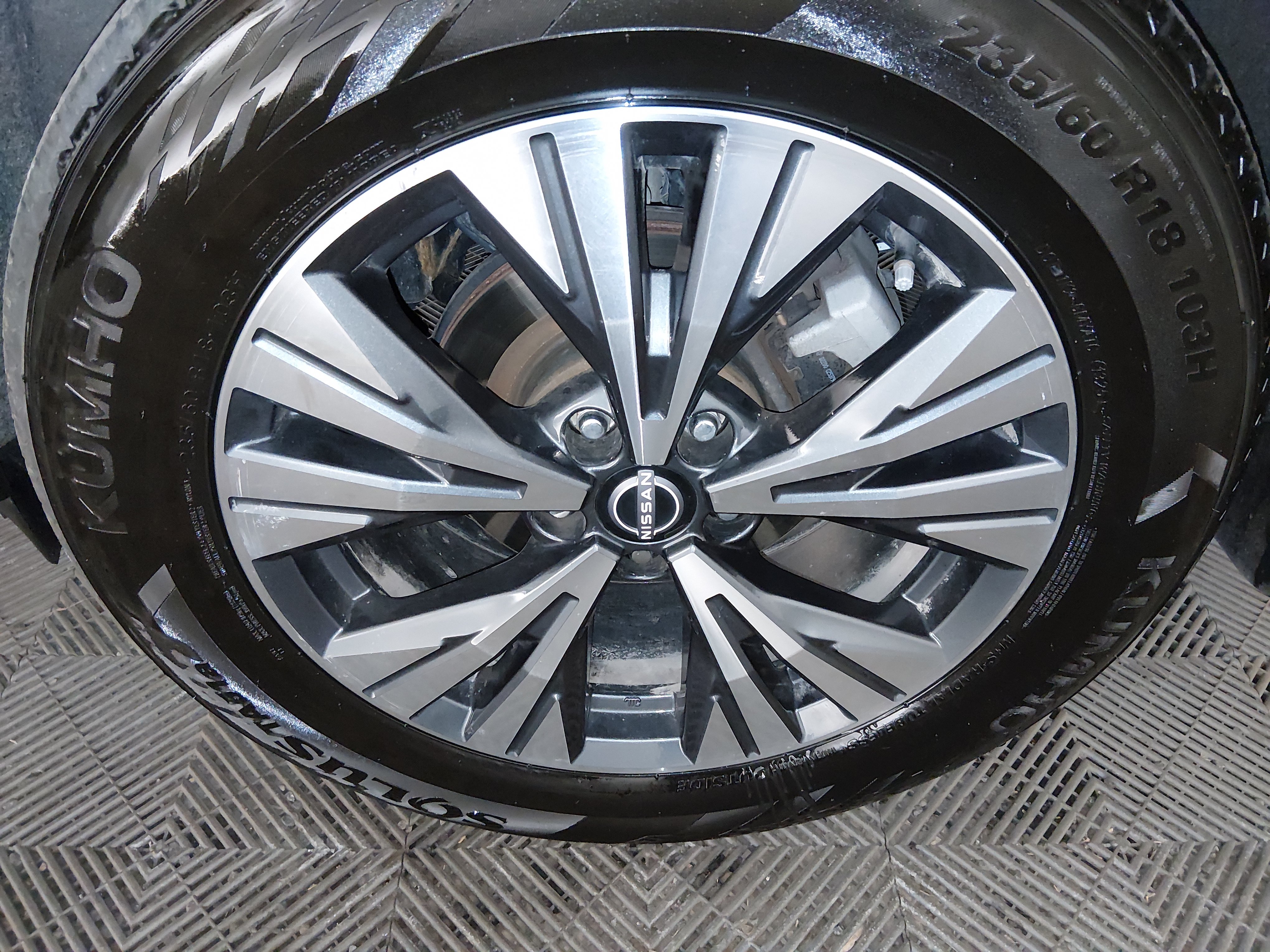 2023 Nissan Rogue SV - Photo 10