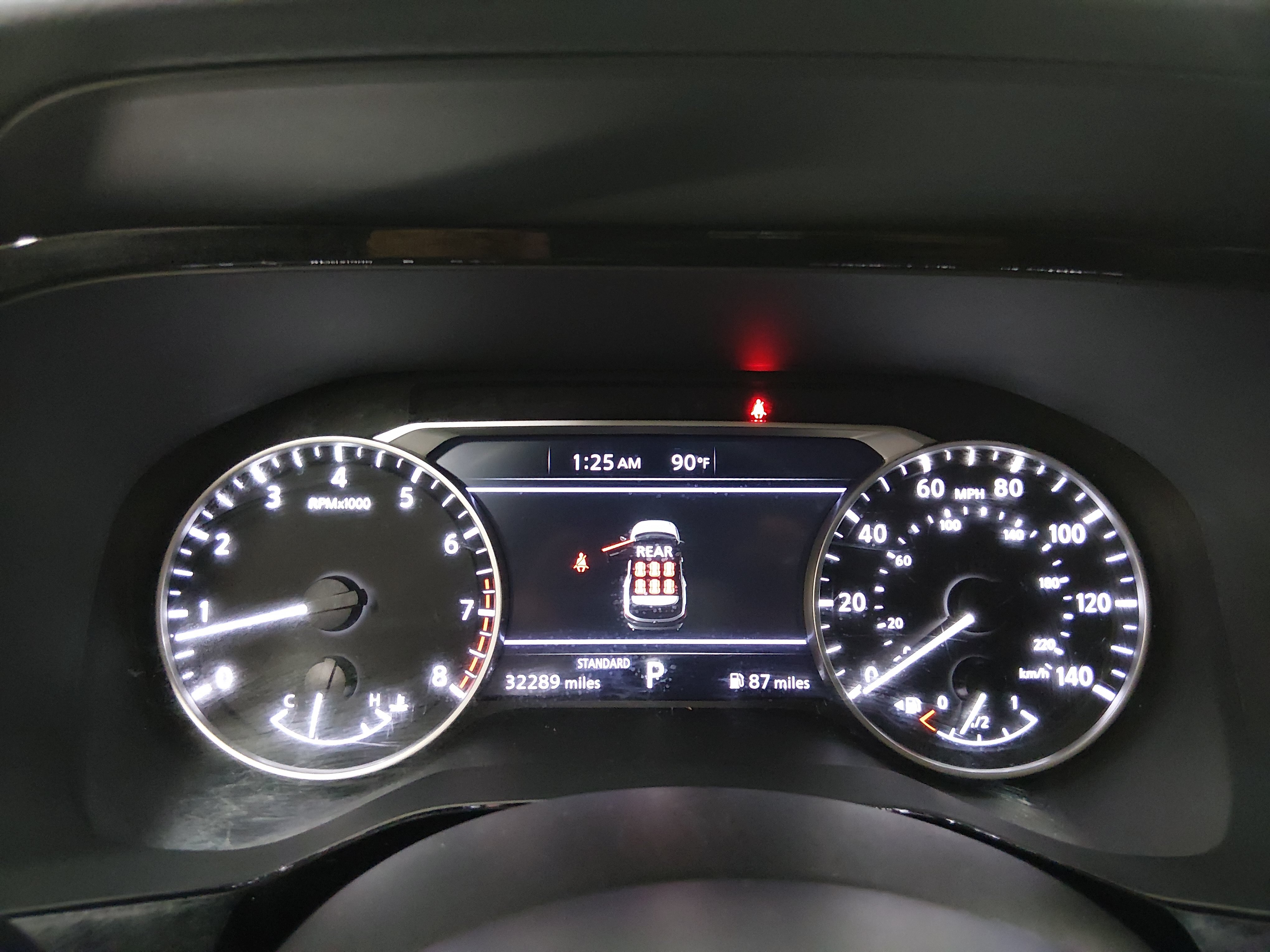2025 Nissan Pathfinder SV - Photo 14