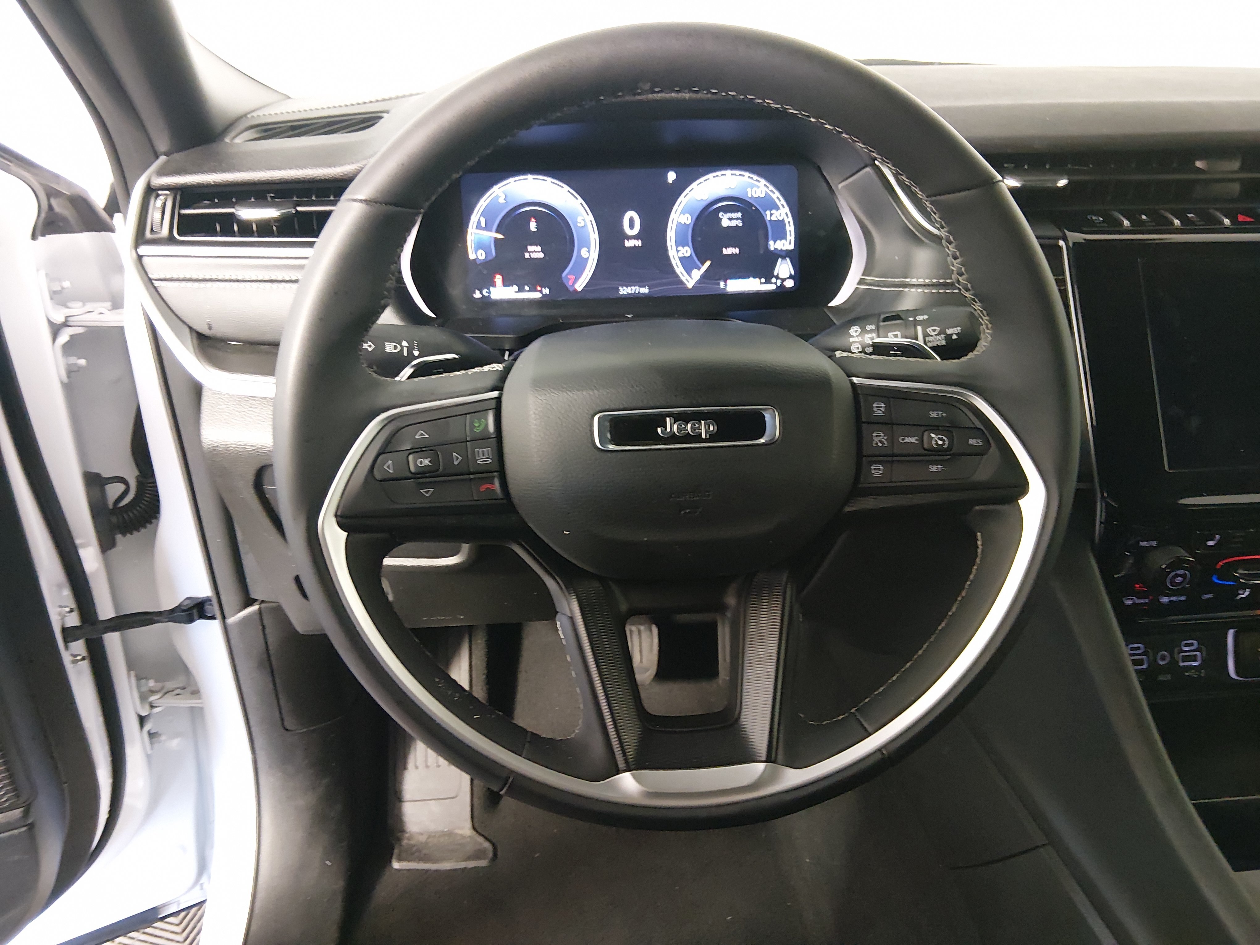 2025 Jeep Grand Cherokee Altitude - Photo 12