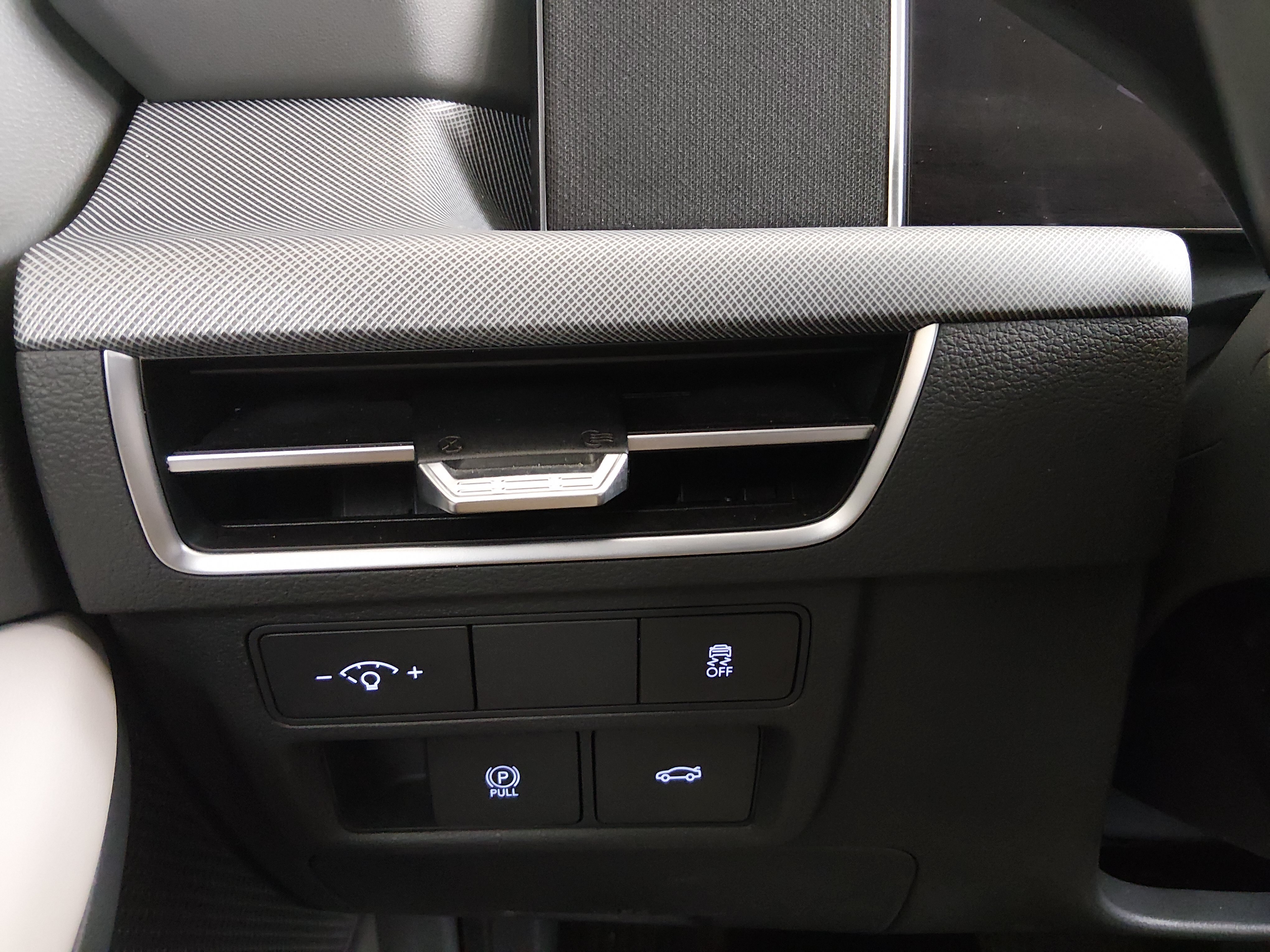 2025 Hyundai Sonata SEL - Photo 12