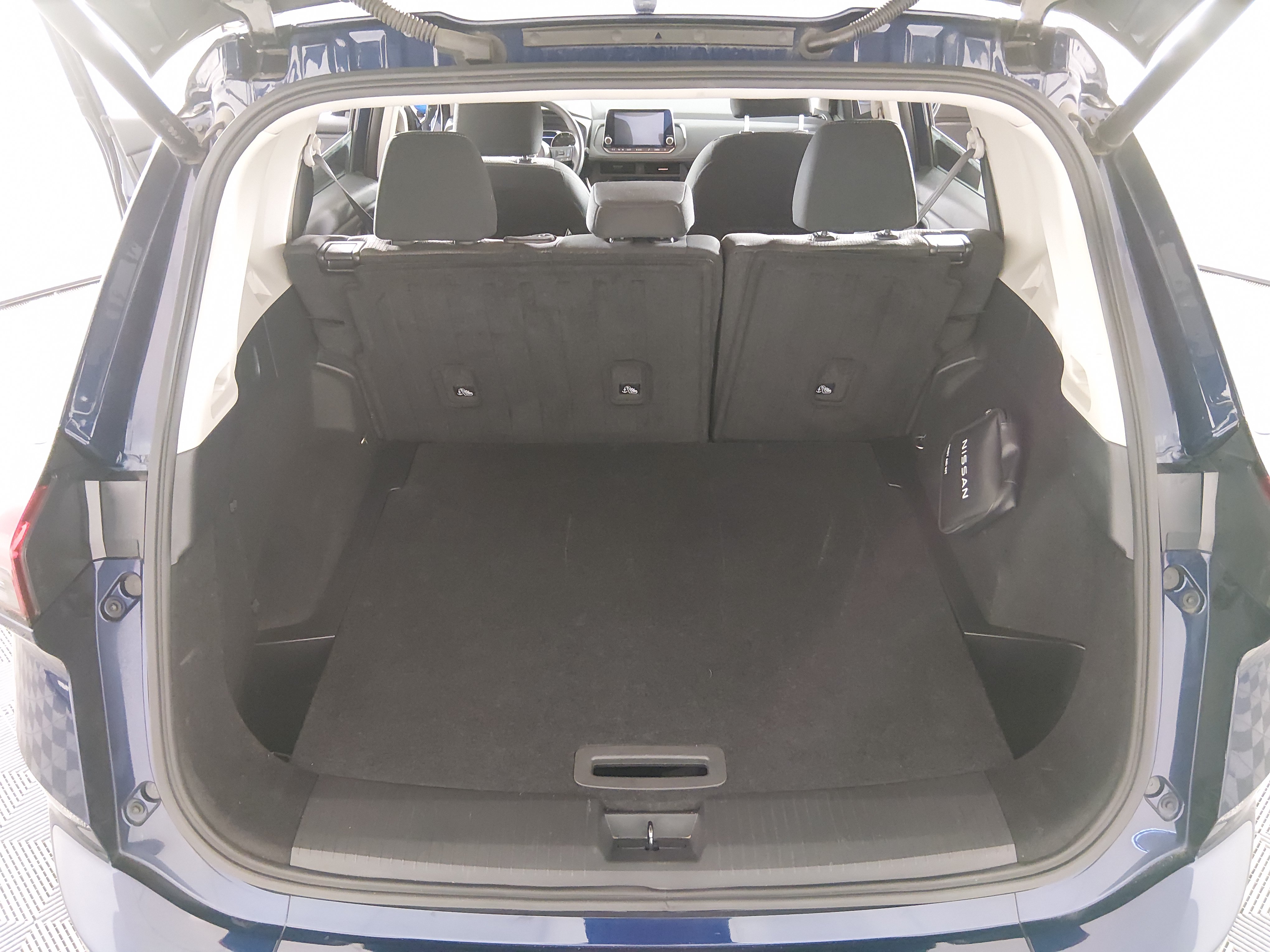 2024 Nissan Rogue SV - Photo 11