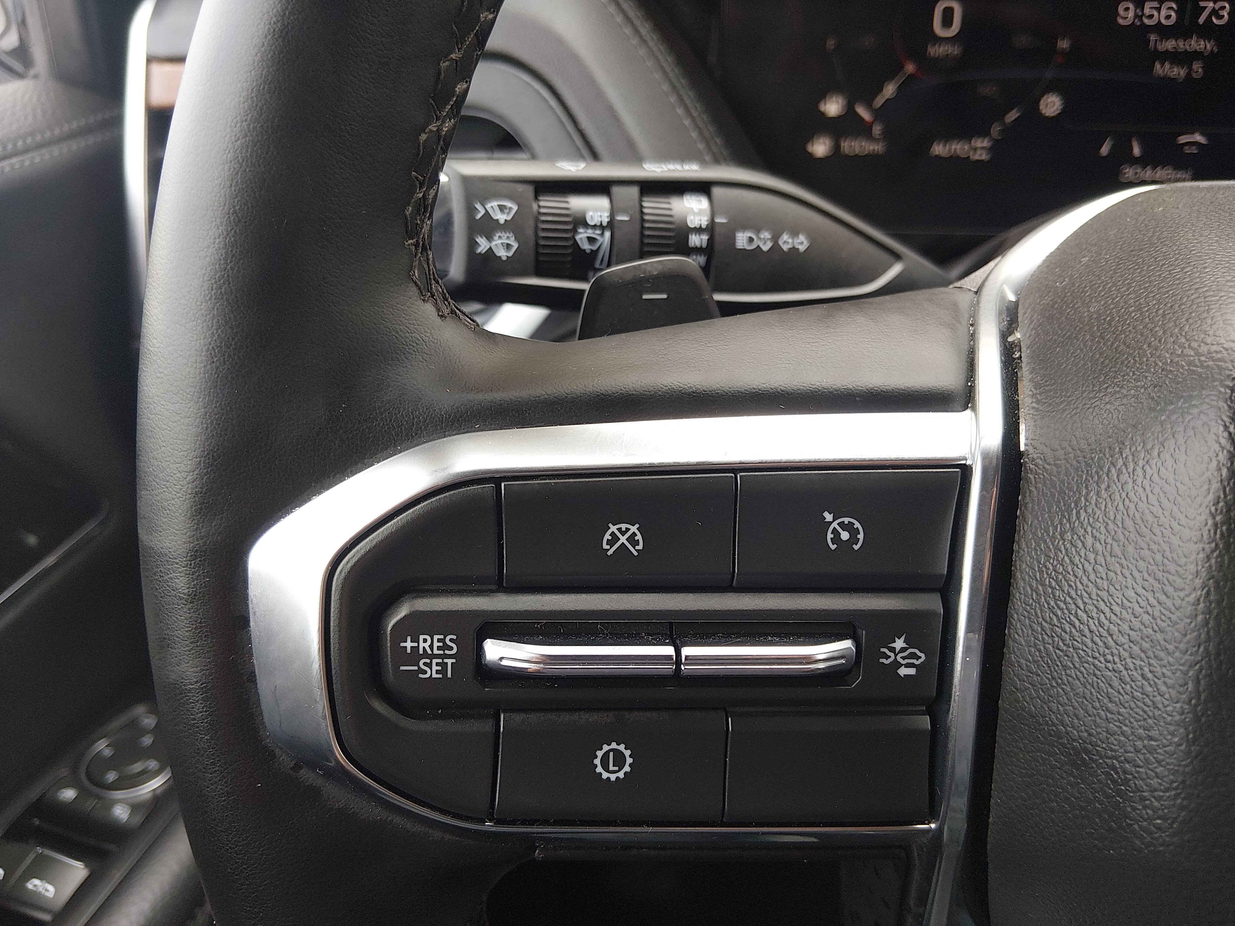 2025 GMC Yukon Denali - Photo 12