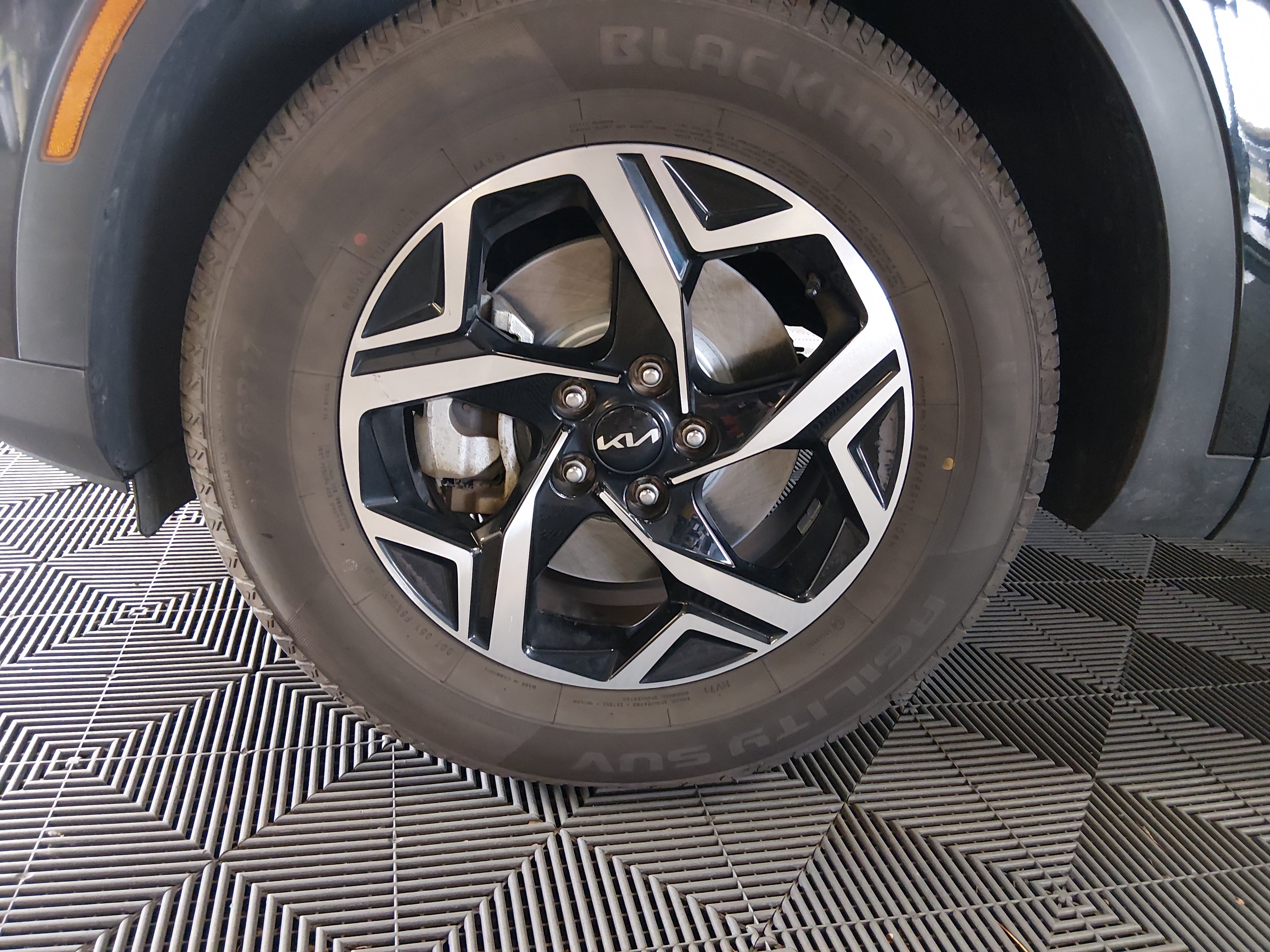 2024 Kia Sportage LX - Photo 10