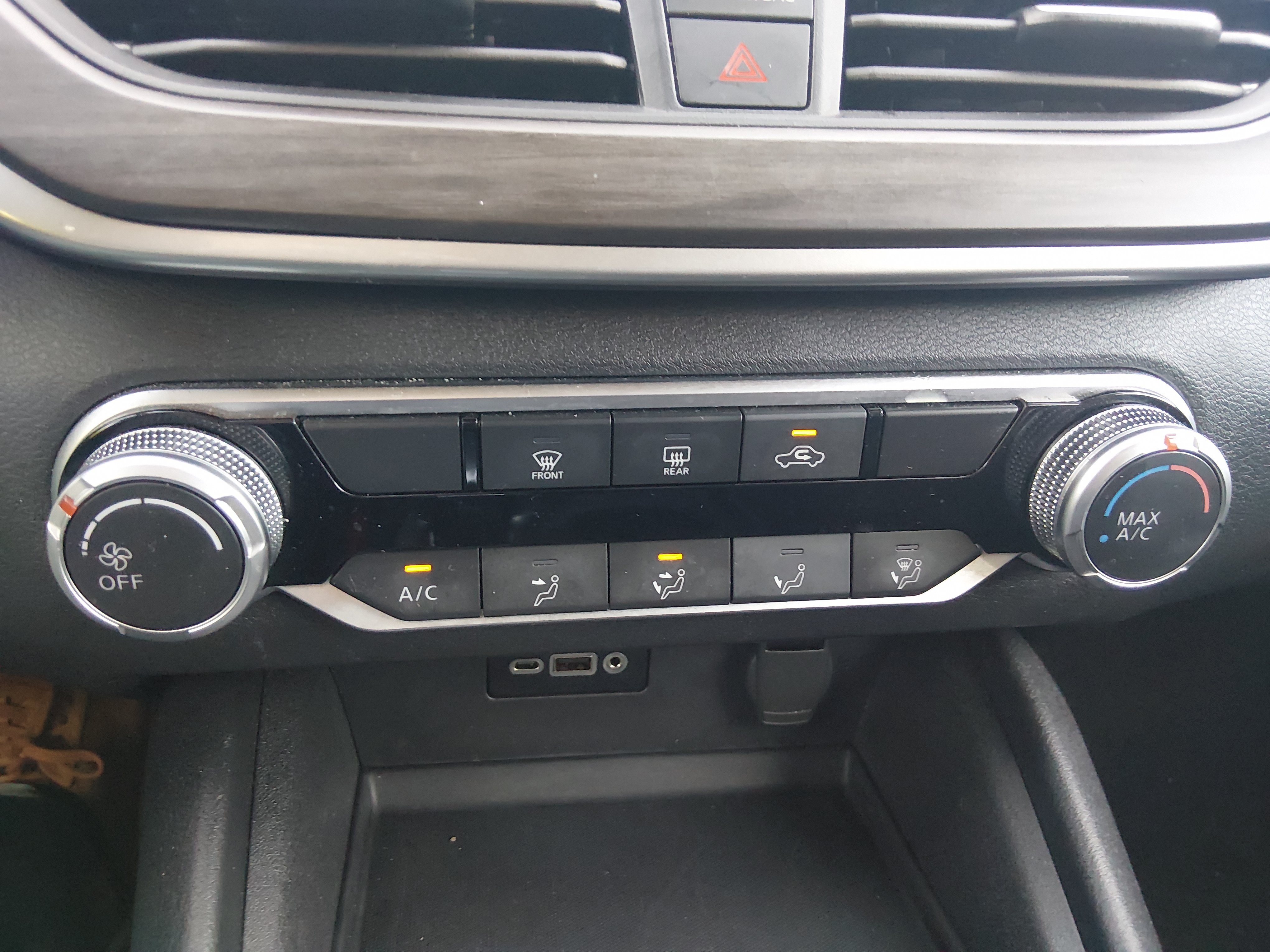 2025 Nissan Altima SV - Photo 17